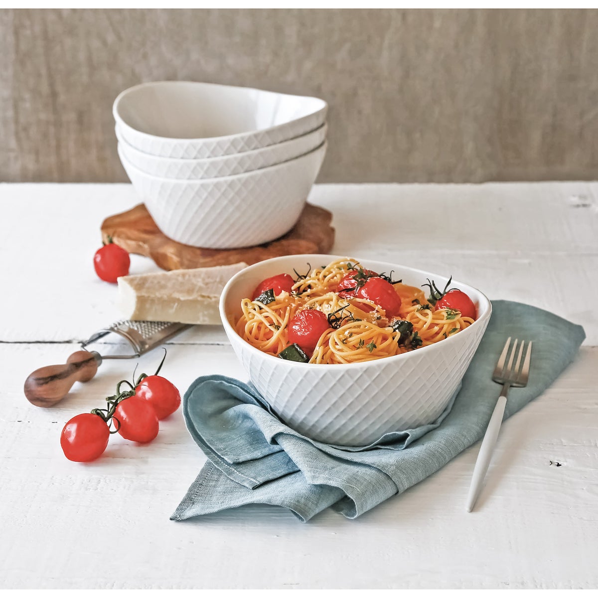 Over & Back 4-piece Porcelain Serving Bowl Set