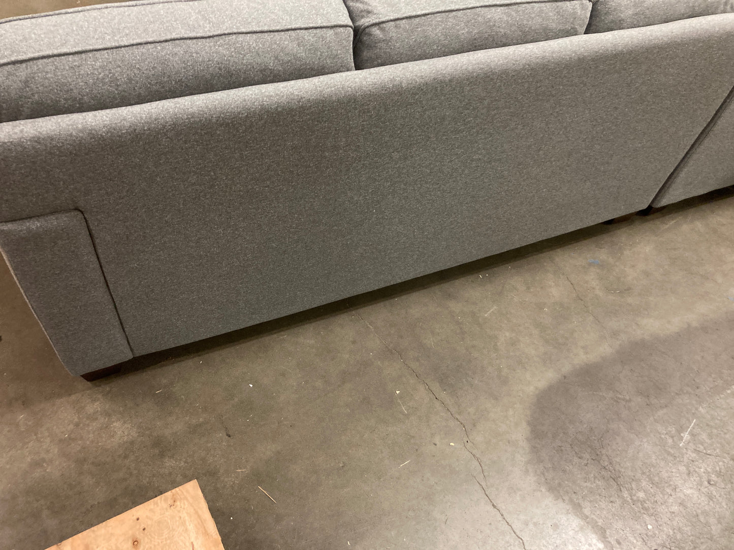 Costco - Thomasville Emilee Fabric Sectional with Storage Ottoman - Retail $1499
