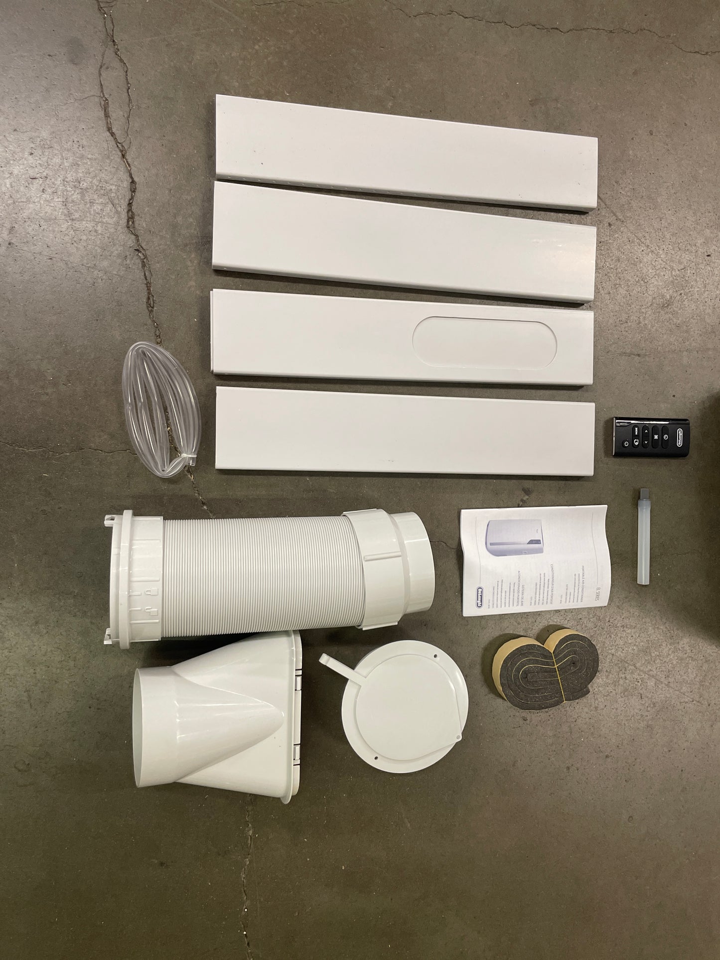 De'Longhi Pinguino 4-in-1: Air Conditioner, Heater, Dehumidifier, and Fan - Retail $499 Default Title