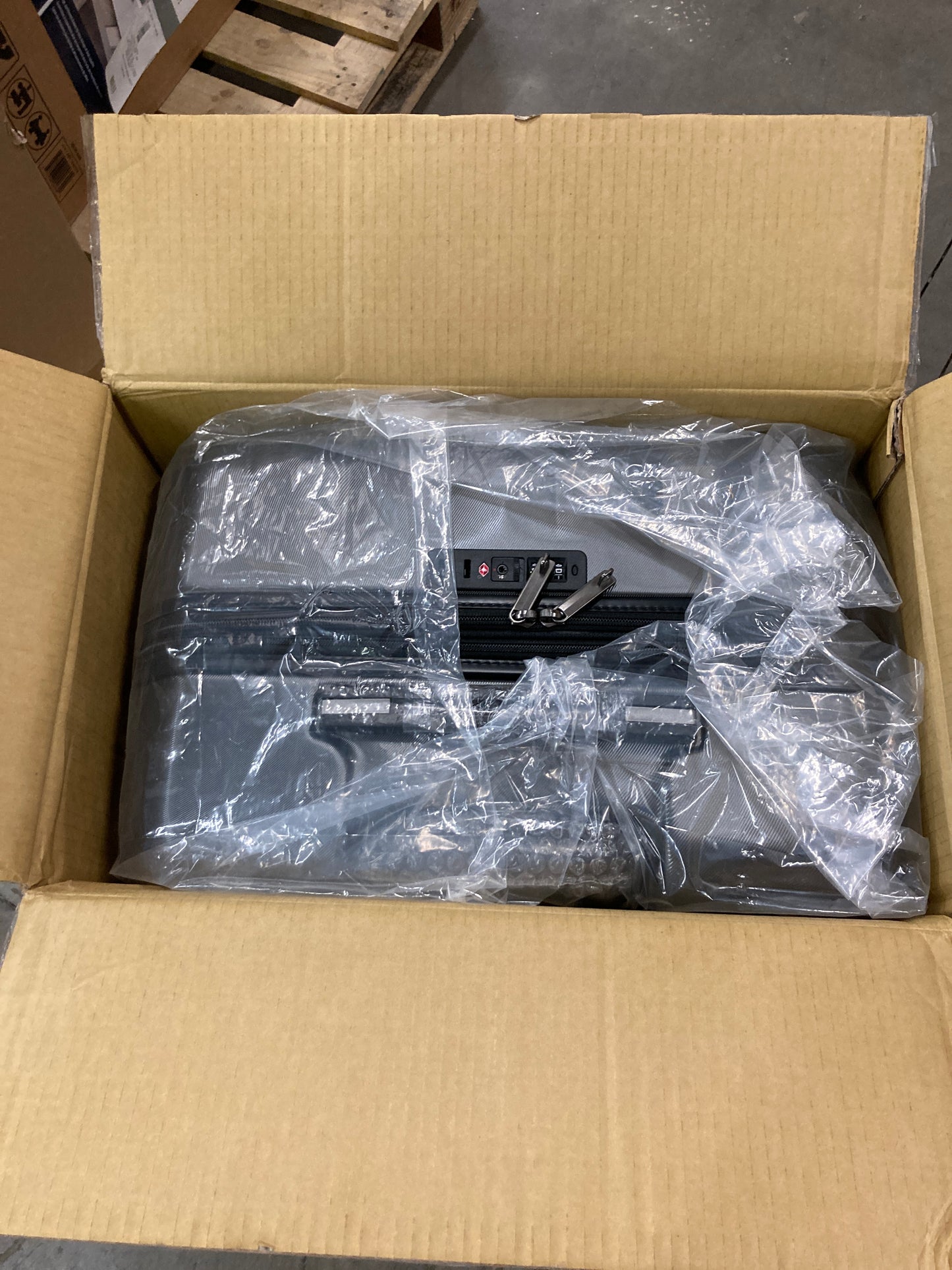 Costco - Ricardo 2-piece Hardside Luggage Set - Retail $164 Default Title