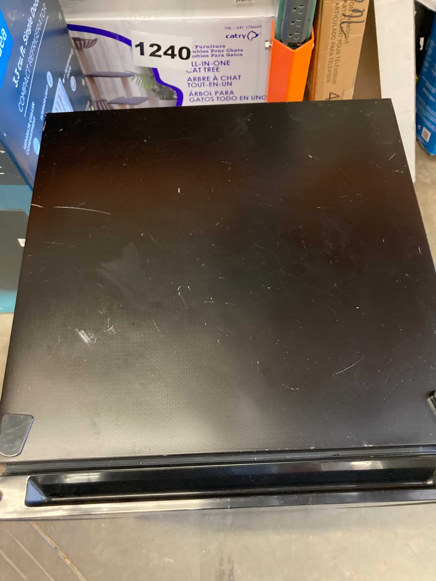 Costco - Hisense Compact Fridge - Retail $139