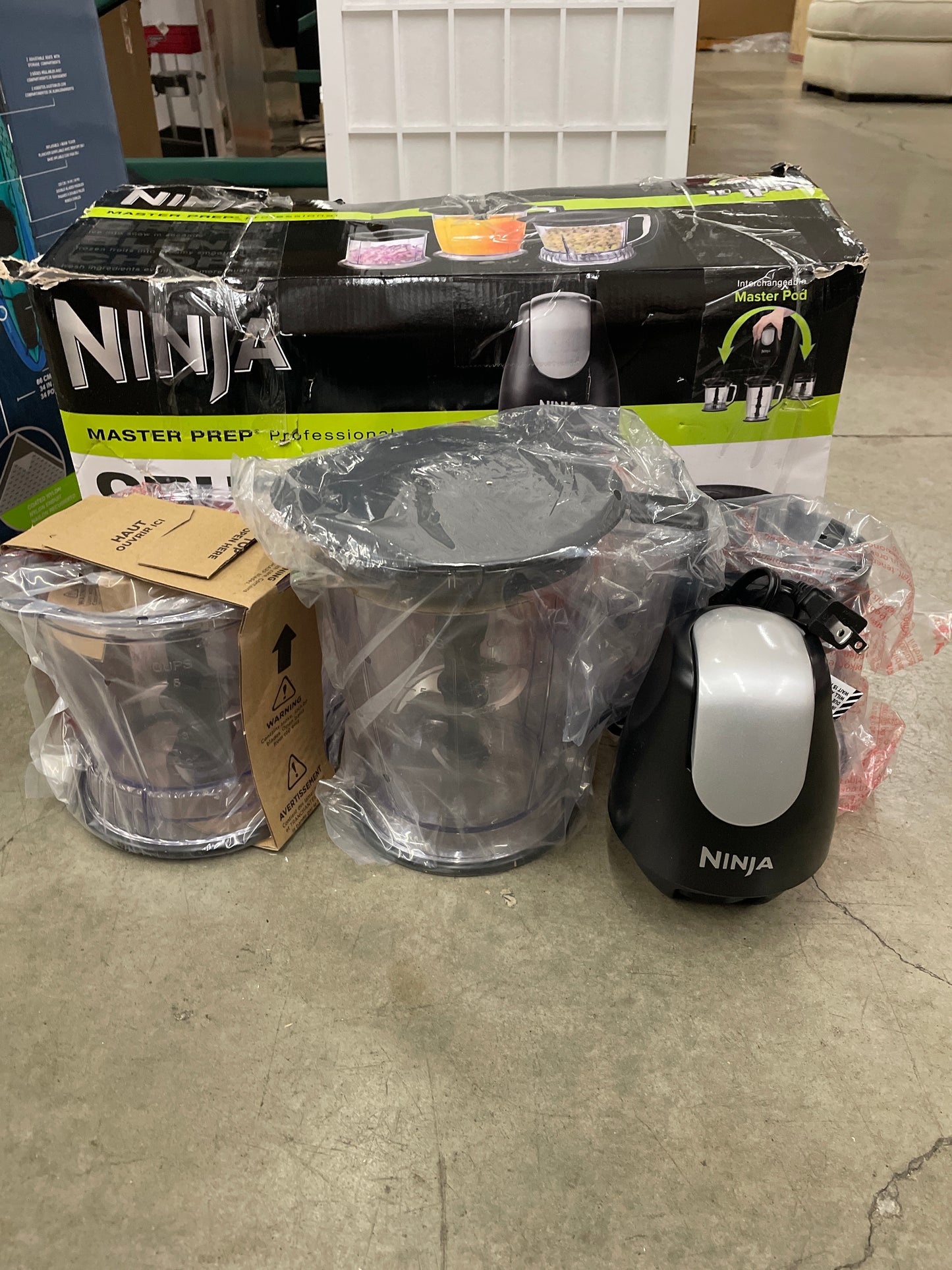 Ninja QB1004 Blender/Food Processor with 450-Watt Base, 48oz Pitcher, 16oz Chopper Bowl, and 40oz Processor Bowl for Shakes, Smoothies, and Meal Prep,Black - Retail $50