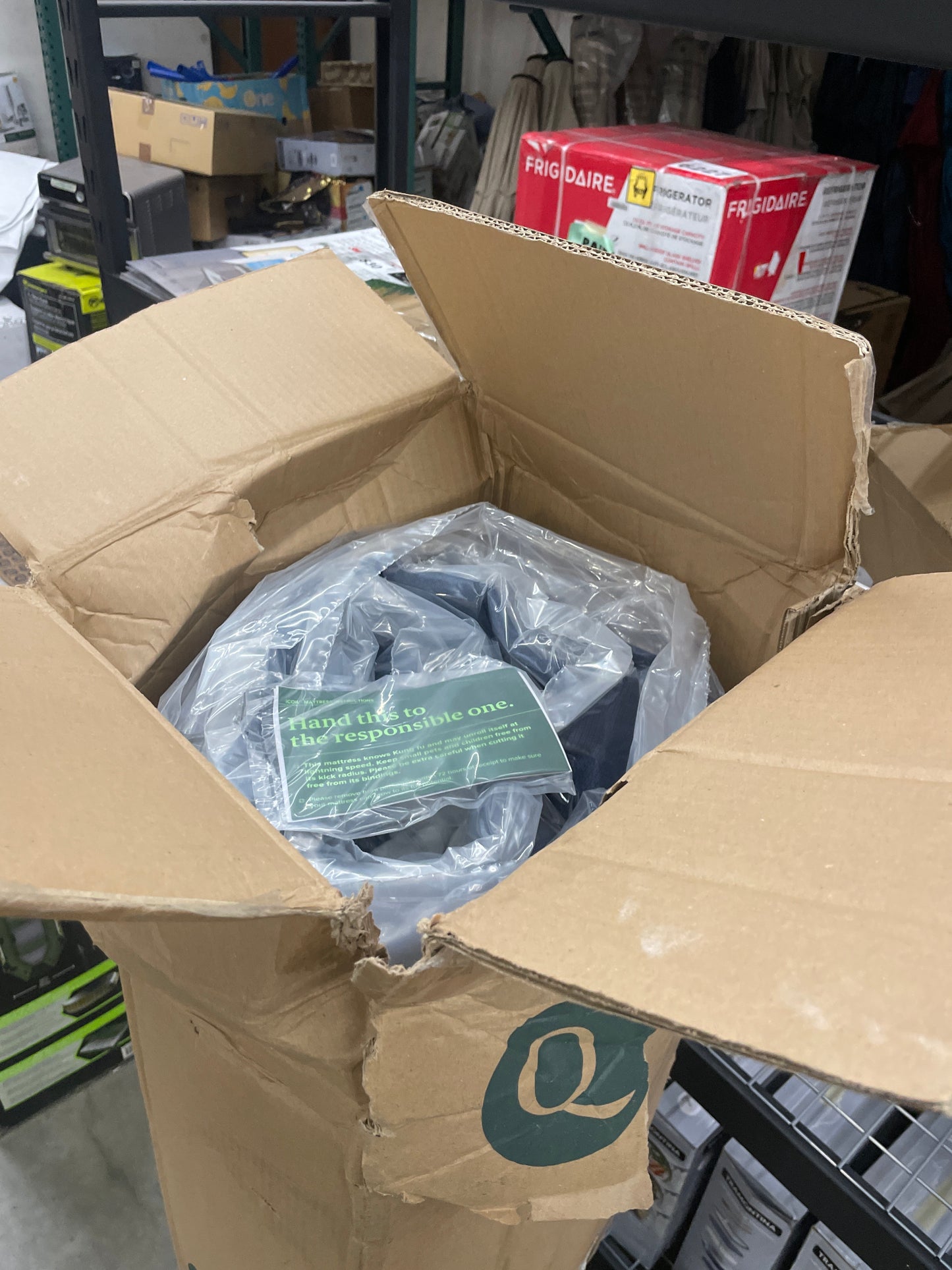 NEW - ZINUS 12 QUEEN Inch Cooling Comfort Hybrid Mattress, Medium Firm Feel, Motion Isolation - Retail $335