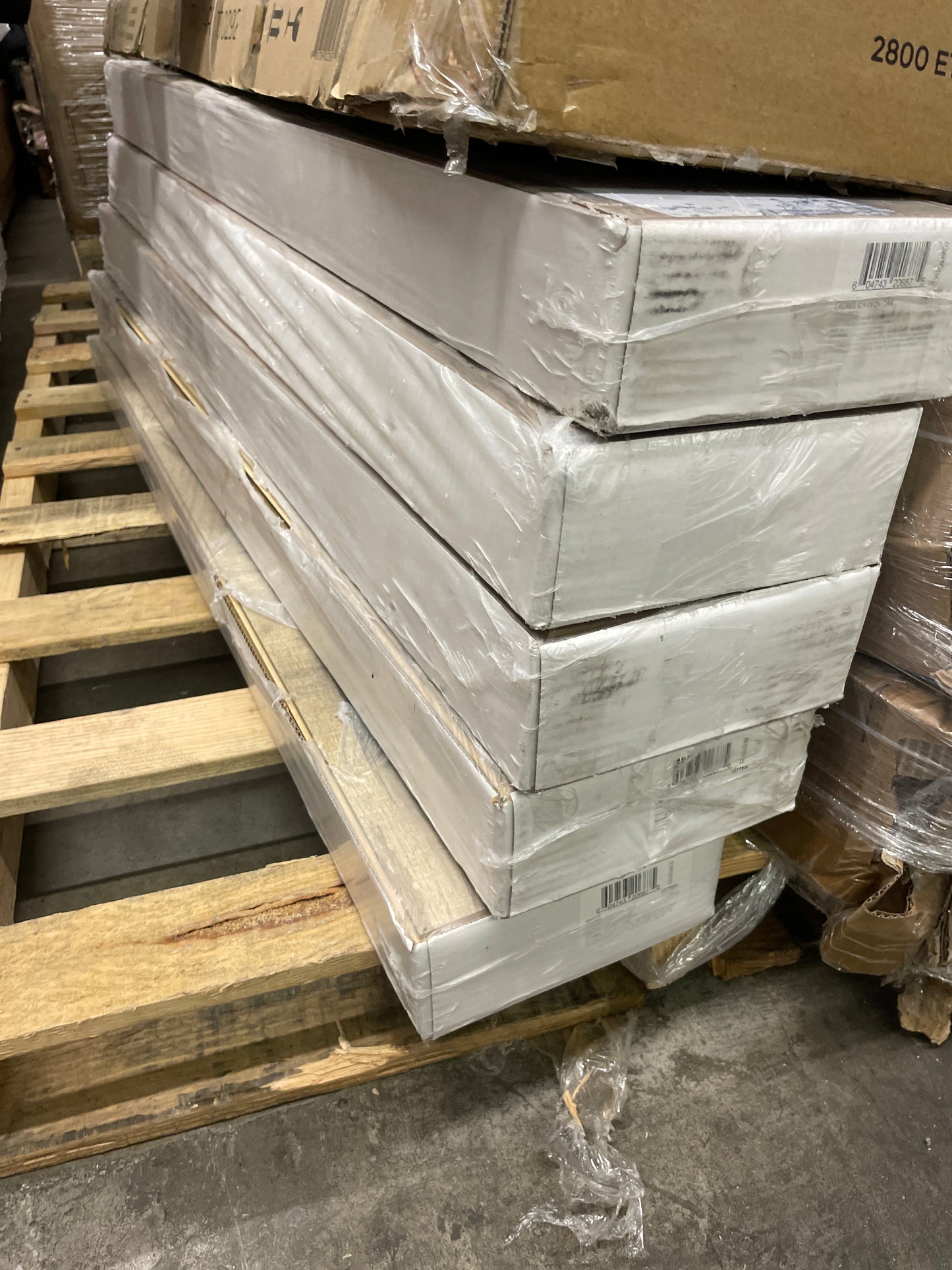 Costco - 6 Boxes - Mohawk Home Laurel Canyon Oak Waterproof Laminate 12mm Thick Plank With 2mm Attached Pad - Retail $276 Default Title