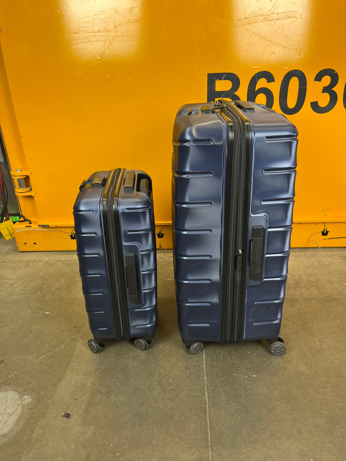 Costco - Samsonite Blue Amplitude Hardside 2 Piece Luggage Set - Retail $199