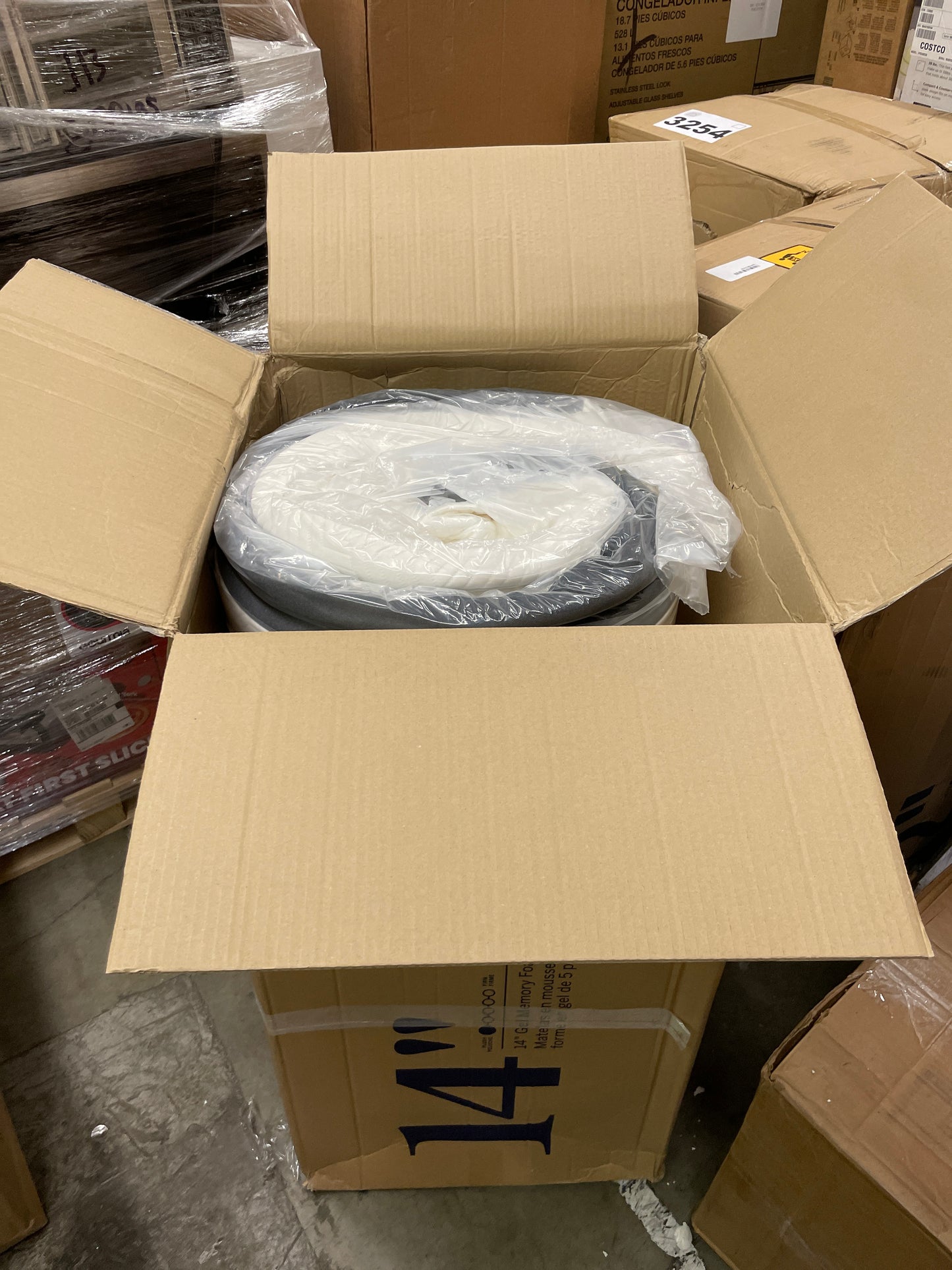 NEW - Lucid 14 Inch QUEEN Mattress, Plush Memory Foam, CertiPUR-US Certified - Retail $529