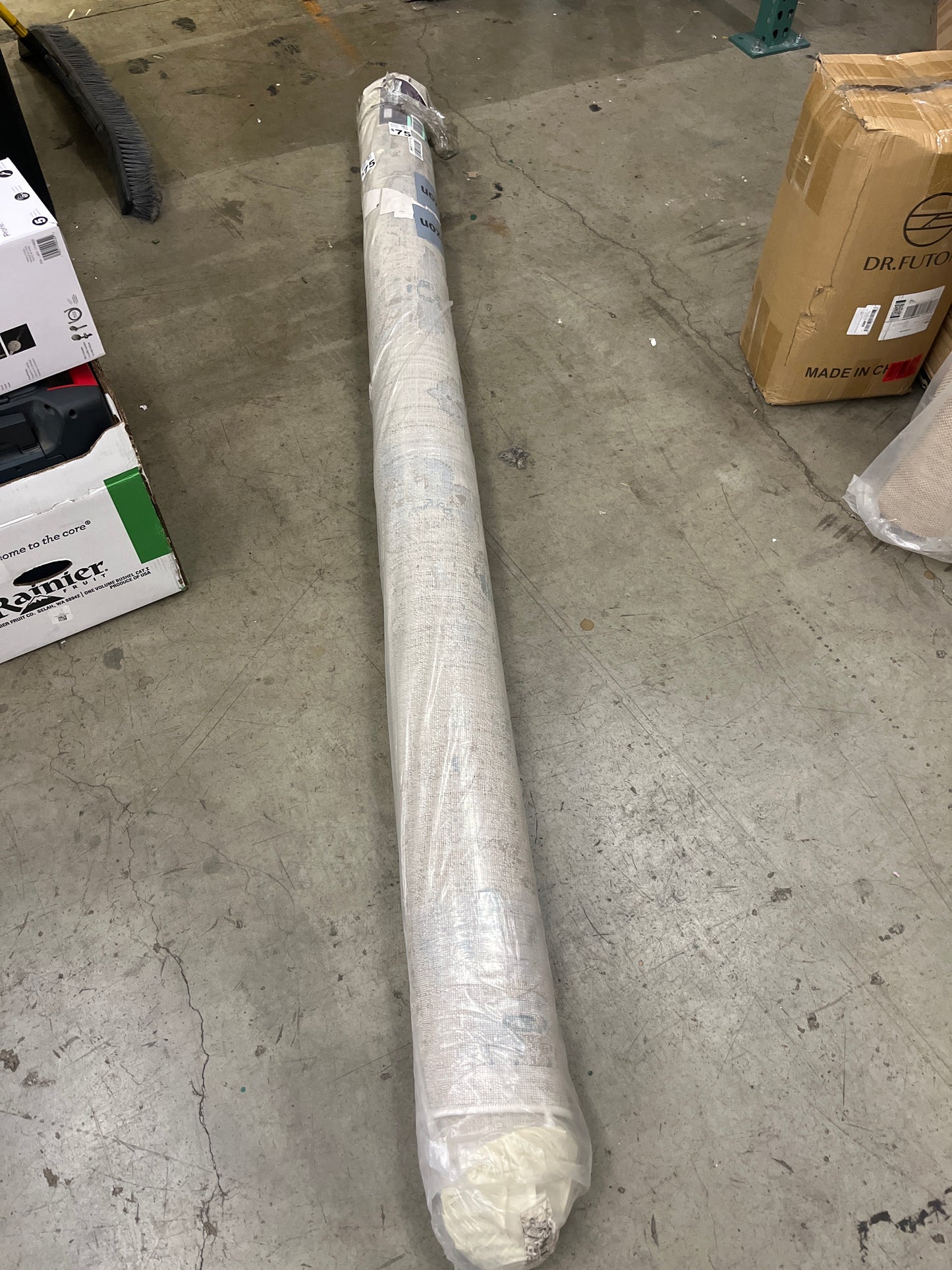 NEW - 4620 Cream 8 x 11 Area Rugs - Retail $146