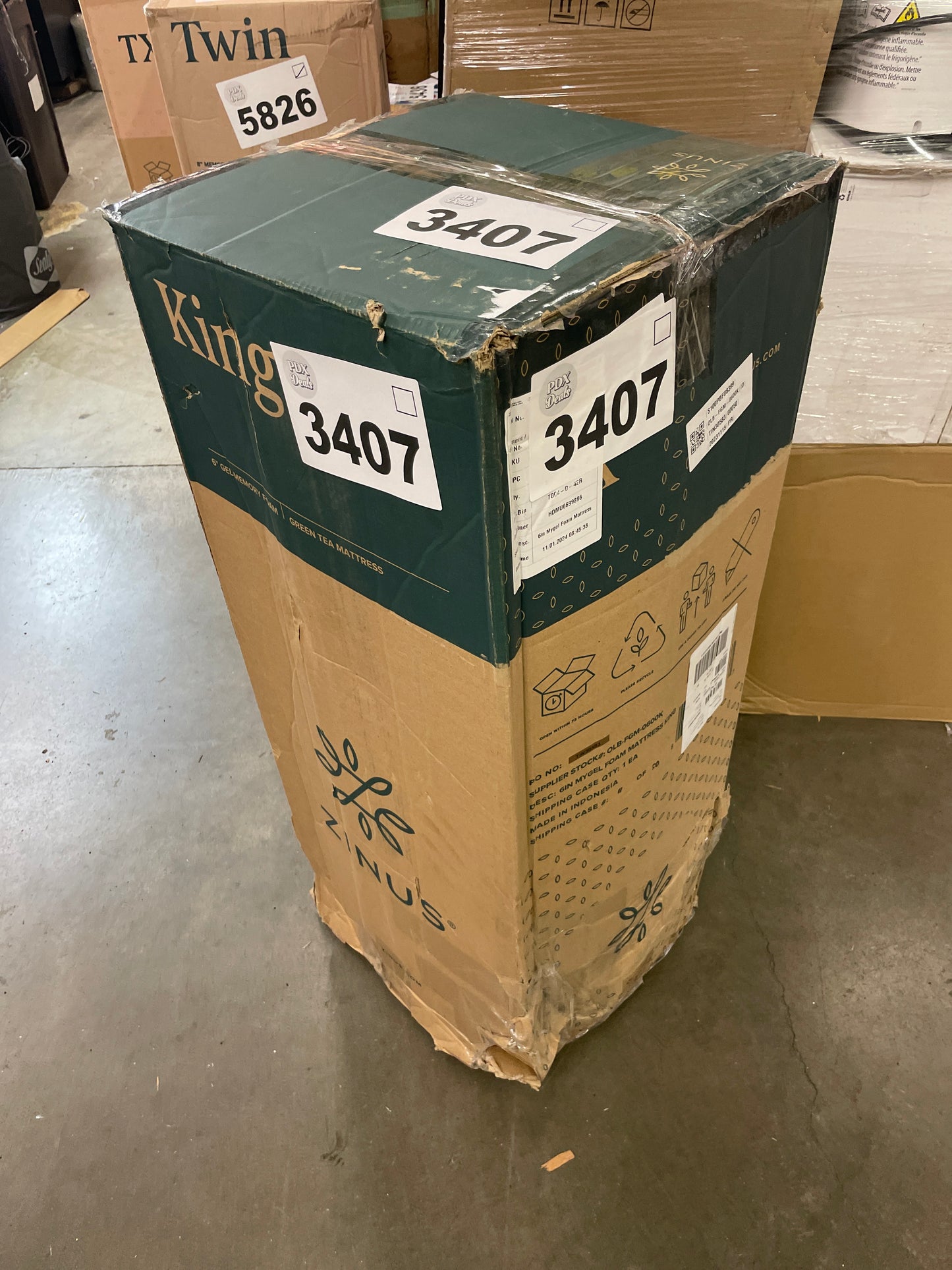 ZINUS 6 Inch Green Tea Memory Foam Mattress, Fiberglass Free, Patented Custom Contour Support, Sturdy Base Foam, CertiPUR-US Certified, Bed-in-a-box, King, White - Retail $215