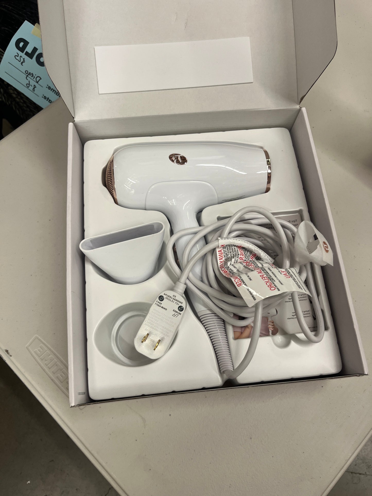 T3 FEATHERWEIGHT 3I HAIR - Retail $99