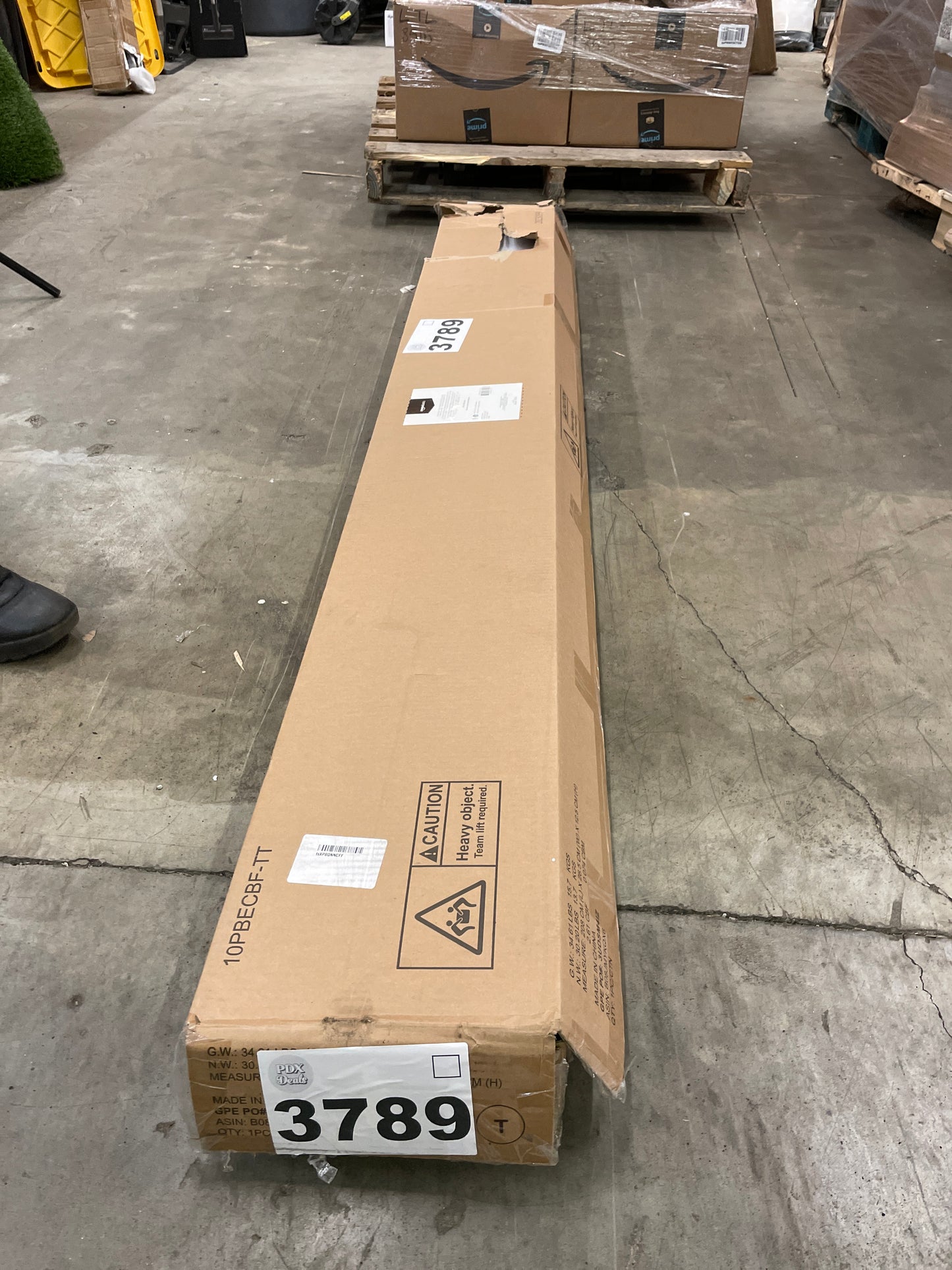 Amazon Basics Metal Platform Bed Frame with Wood Slat Support, 10 Inches High, Twin, Black - Retail $0