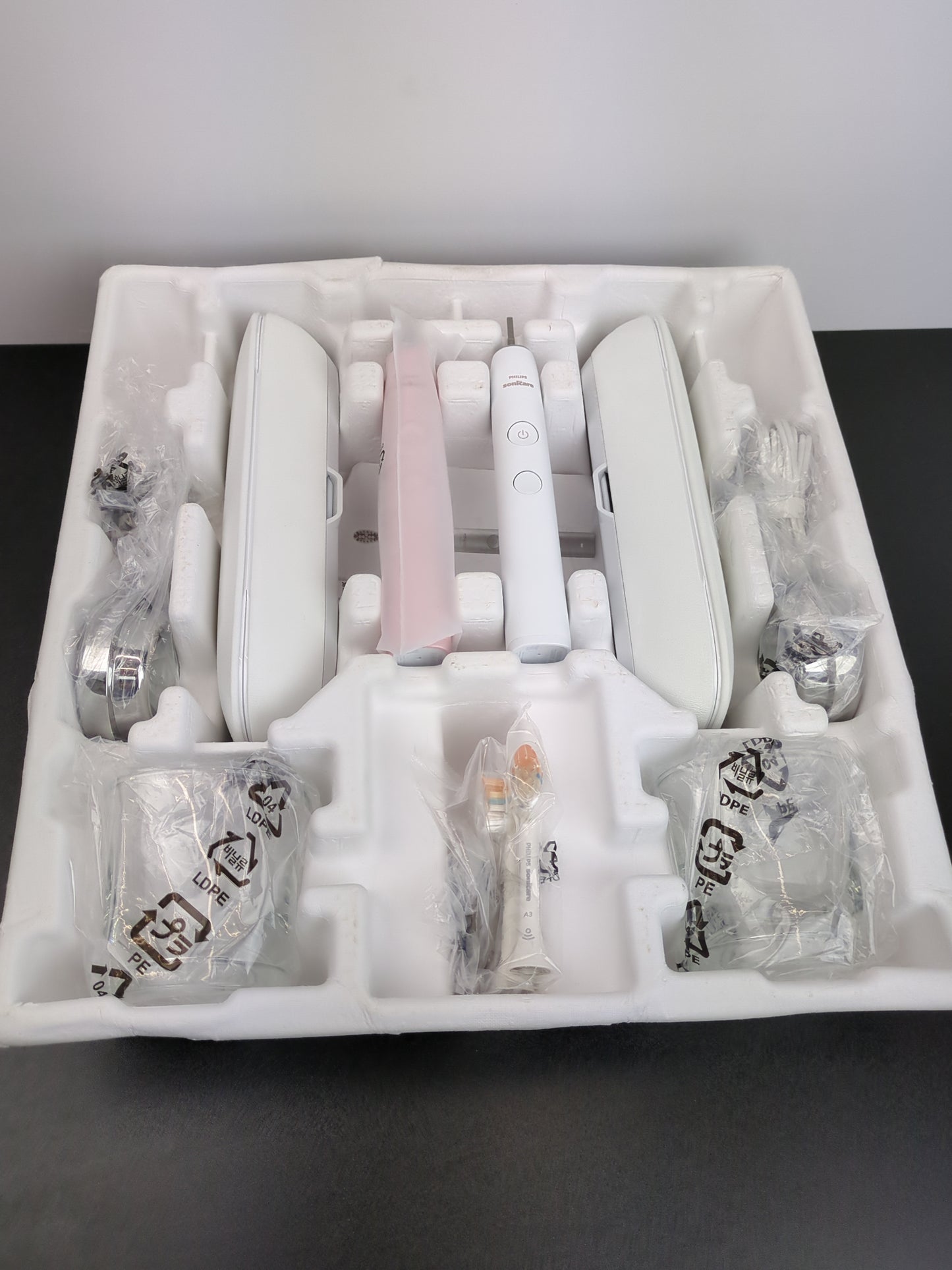 Philips Sonicare Pink/White DiamondClean Connected Rechargeable Electric Toothbrush, 2-pack - Retail $299