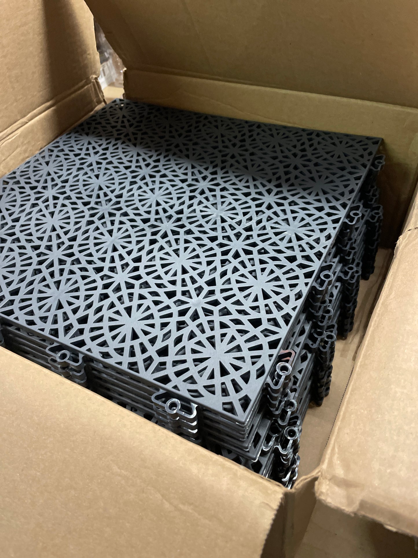 BERGO XL TILES 14PK OF - Retail $74