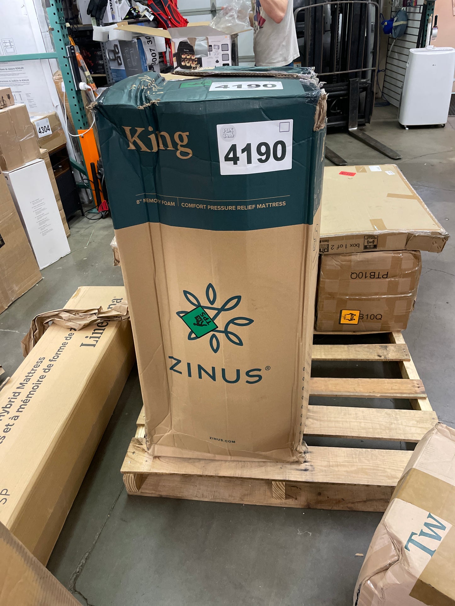 NEW Zinus 8 Inch KING Ultima Memory Foam Mattress / Pressure Relieving / CertiPUR-US Certified - Retail $316