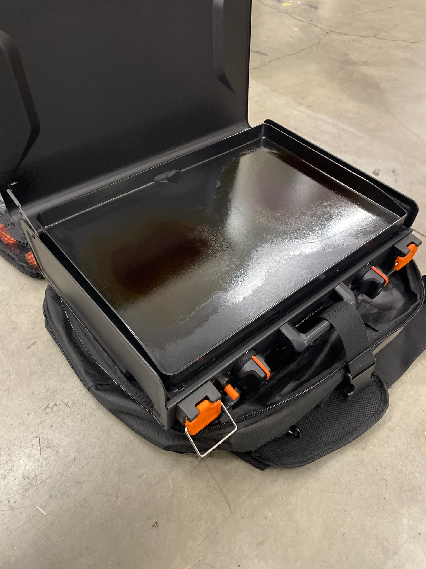 Blackstone 20in Camping Griddle Kit with Stand