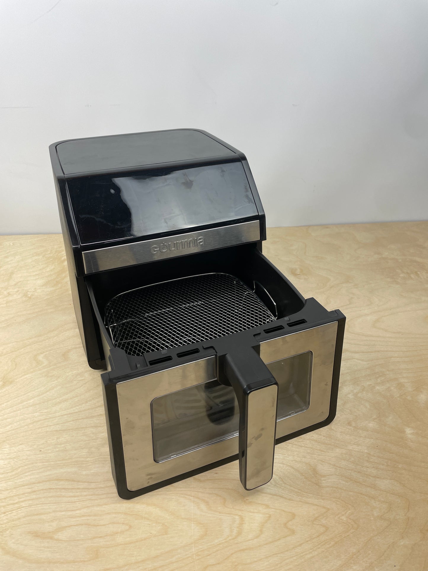 Gourmia 8-Quart Digital Air Fryer with Window & Light - Retail $50