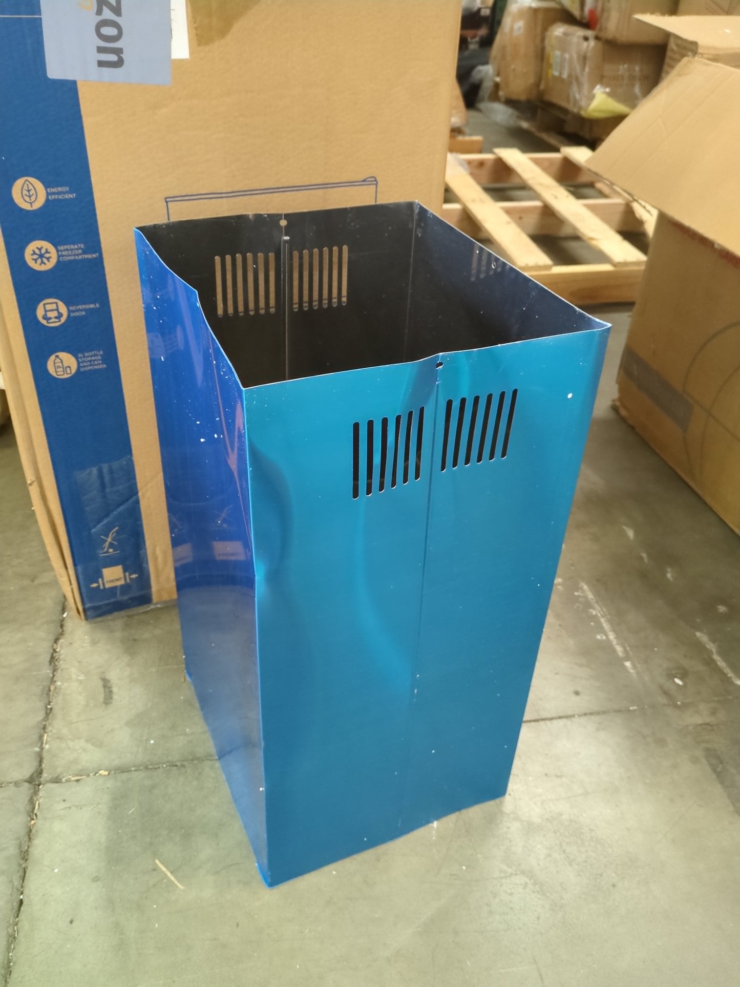 COSMO 668ICS900 36 in. Island Range Hood with 380 CFM, 3 Speeds, Ducted, Permanent Filters, Soft Touch Controls, LED Lights, Curved Glass Hood in Stainless Steel - Retail $359