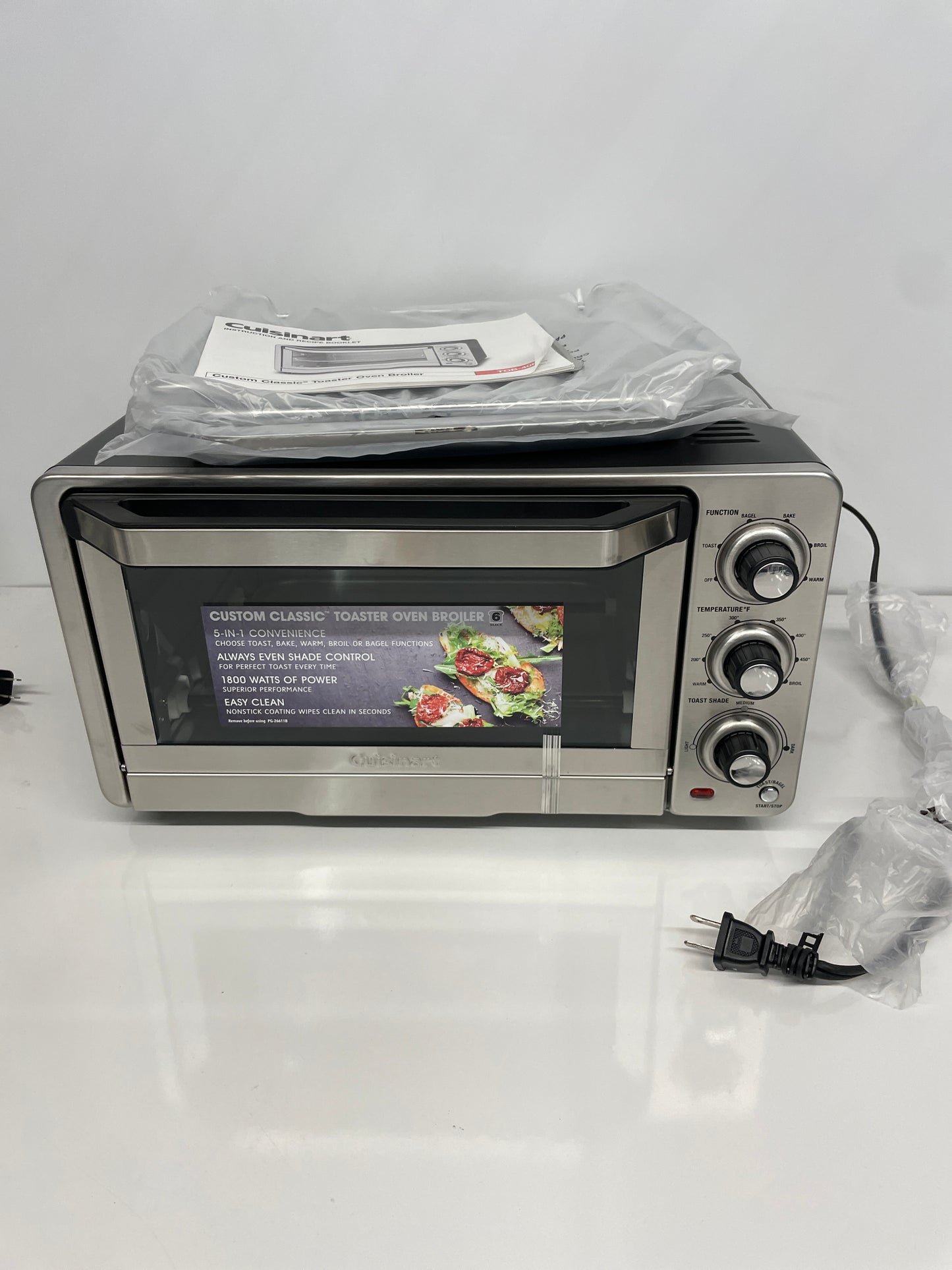 Cuisinart TOB-40N Custom Classic Toaster Oven Broiler, 17 Inch, Black - Retail $79