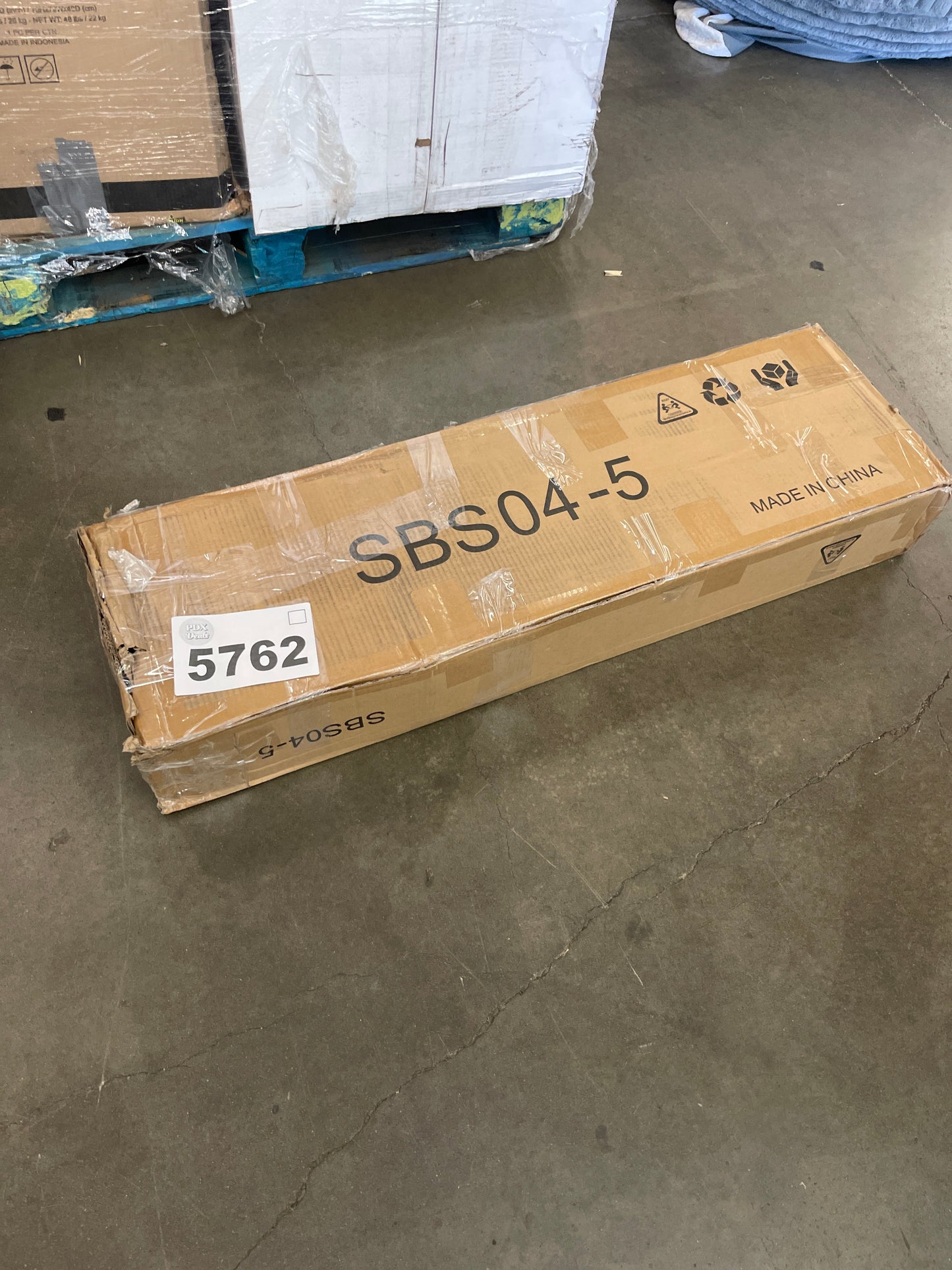 Bedsnus Queen Size Box Spring and Cover Set, 5 Inch Low Profile Metal BoxSpring, Heavy Duty Structure Mattress Foundation, Noise Free, Non-Slip, Easy Assembly - Retail $113