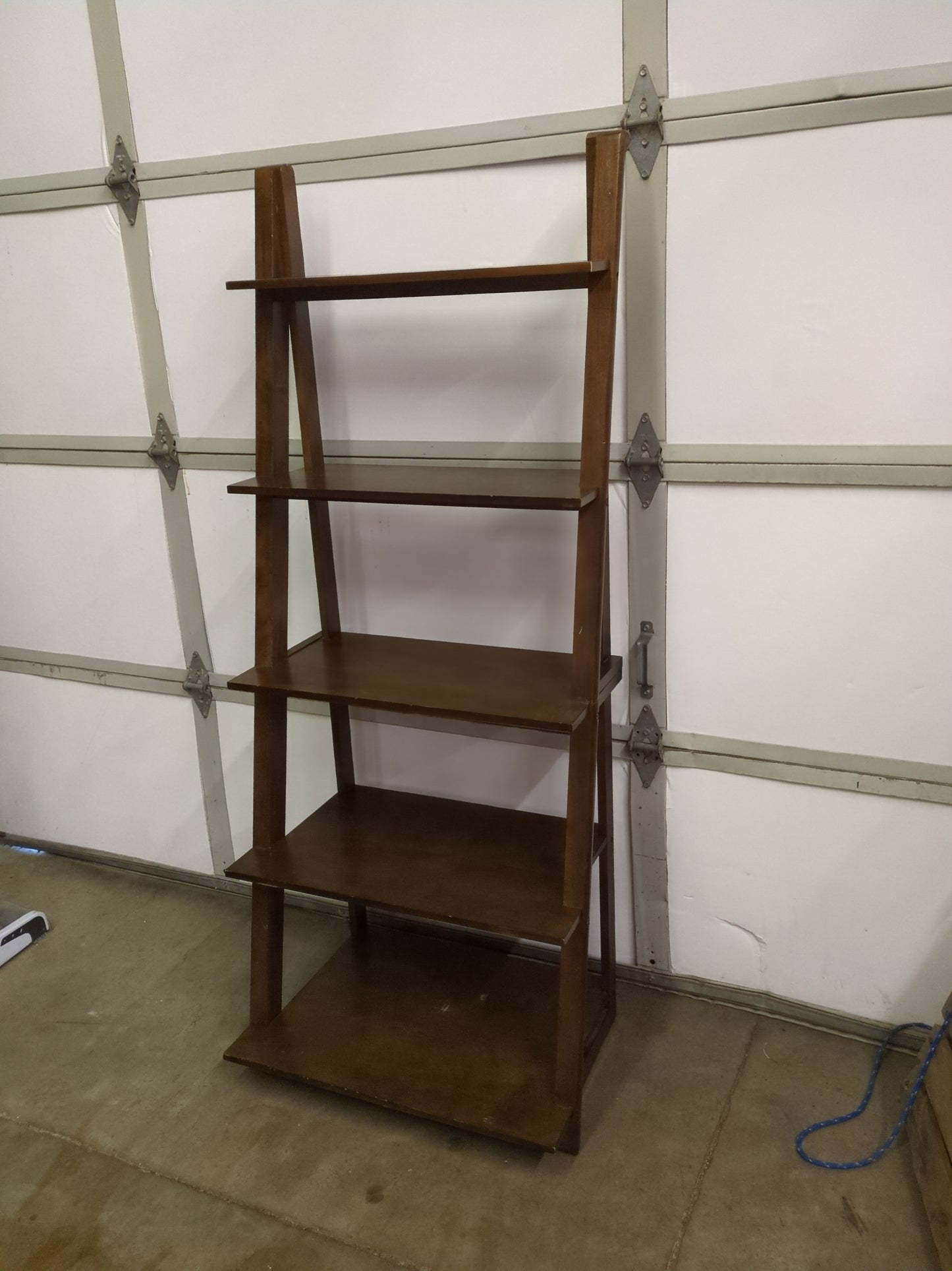 LADDER BOOKCASE - Retail $129