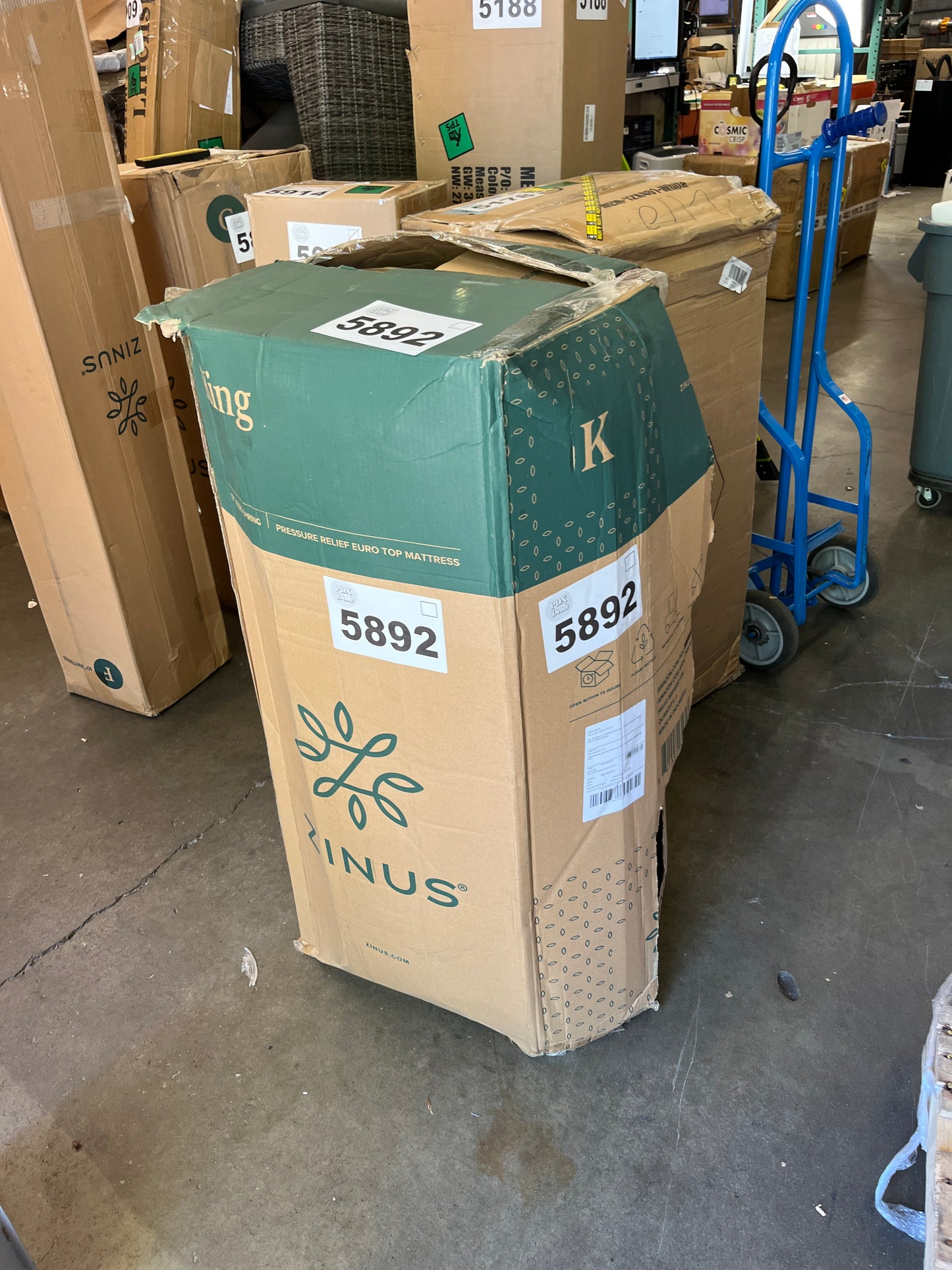 Zinus 13 Inch Euro Top Pocket Spring Hybrid Mattress / Pressure Relief / Pocket Innersprings for Motion Isolation / Bed-in-a-Box, King White - Retail $448