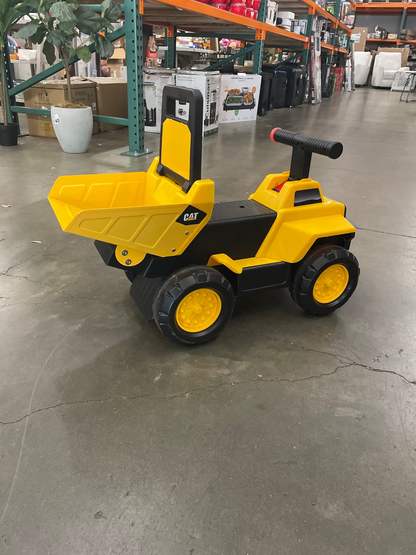 CAT Play and Ride Dump Truck - Retail $46