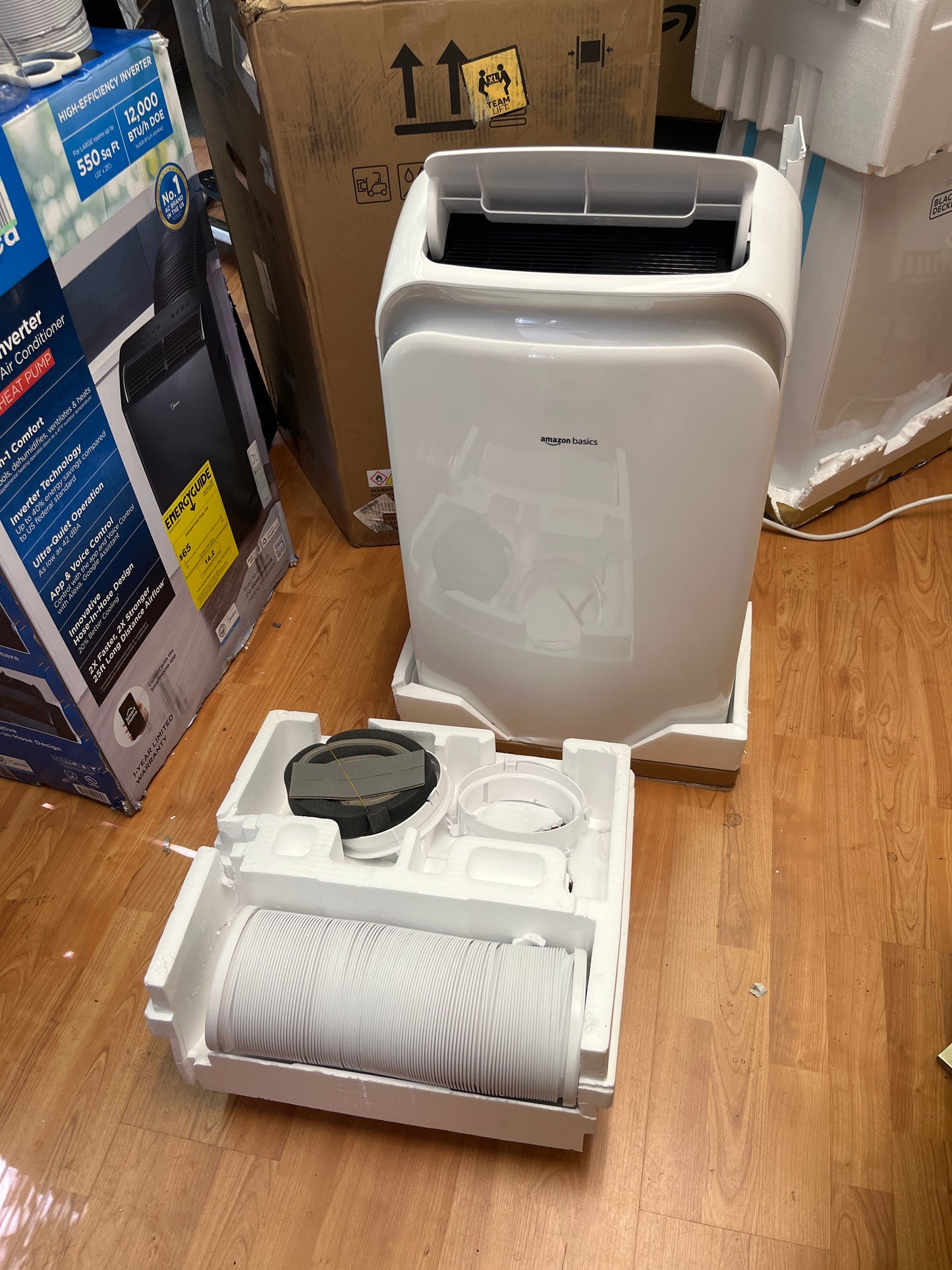 Amazon Basics 4-In-1 Portable AC (Air Conditioner), with Cool/Heat/Dry (Dehumidifier)/Fan-Only Functions, Auto Mode, Sleep Mode, Timer, Cools 550 Sqf, 13,000 BTU (ASHARE)/10000 BTU (SACC), White