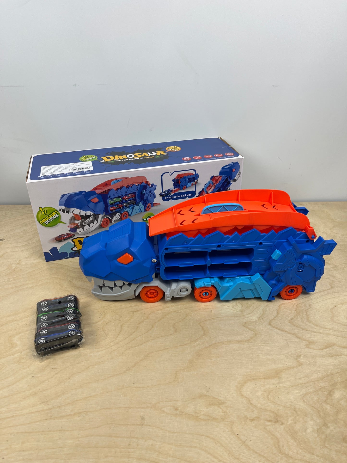 City Dinosaur Ultimate Hauler Track Toy for Boys, Transforms into Stomping Dinosaur with Race Track Ultimate Transporter Hauler Christmas Toys Gifts for Kids Ages 3 4 5 6 Years Old(4 Cars)