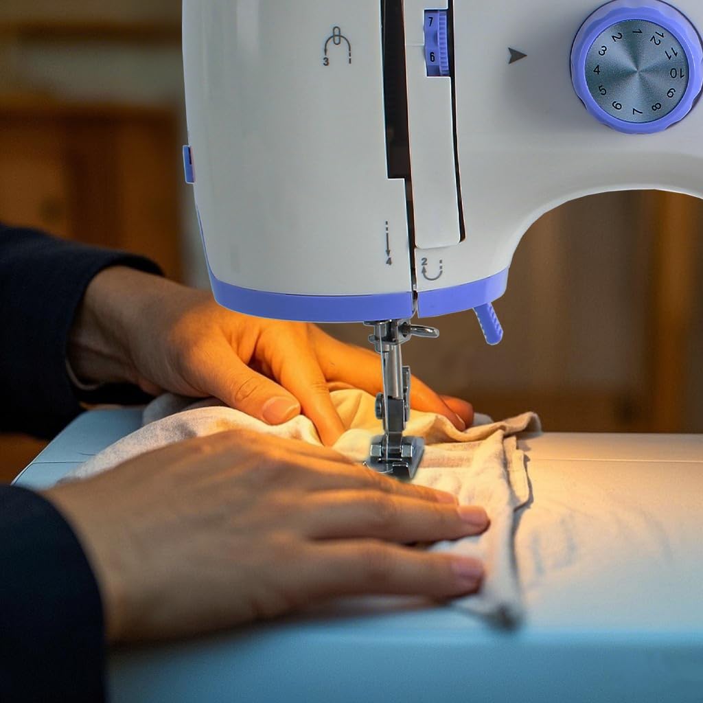 Sewing Machine for Beginners with 20 Pcs Fabric and 32 Pcs Sewing Threads Kit,Portable Sewing Machine with 12 Built-in Stitches,2 Speed(High-Low Speeds) - White Blue