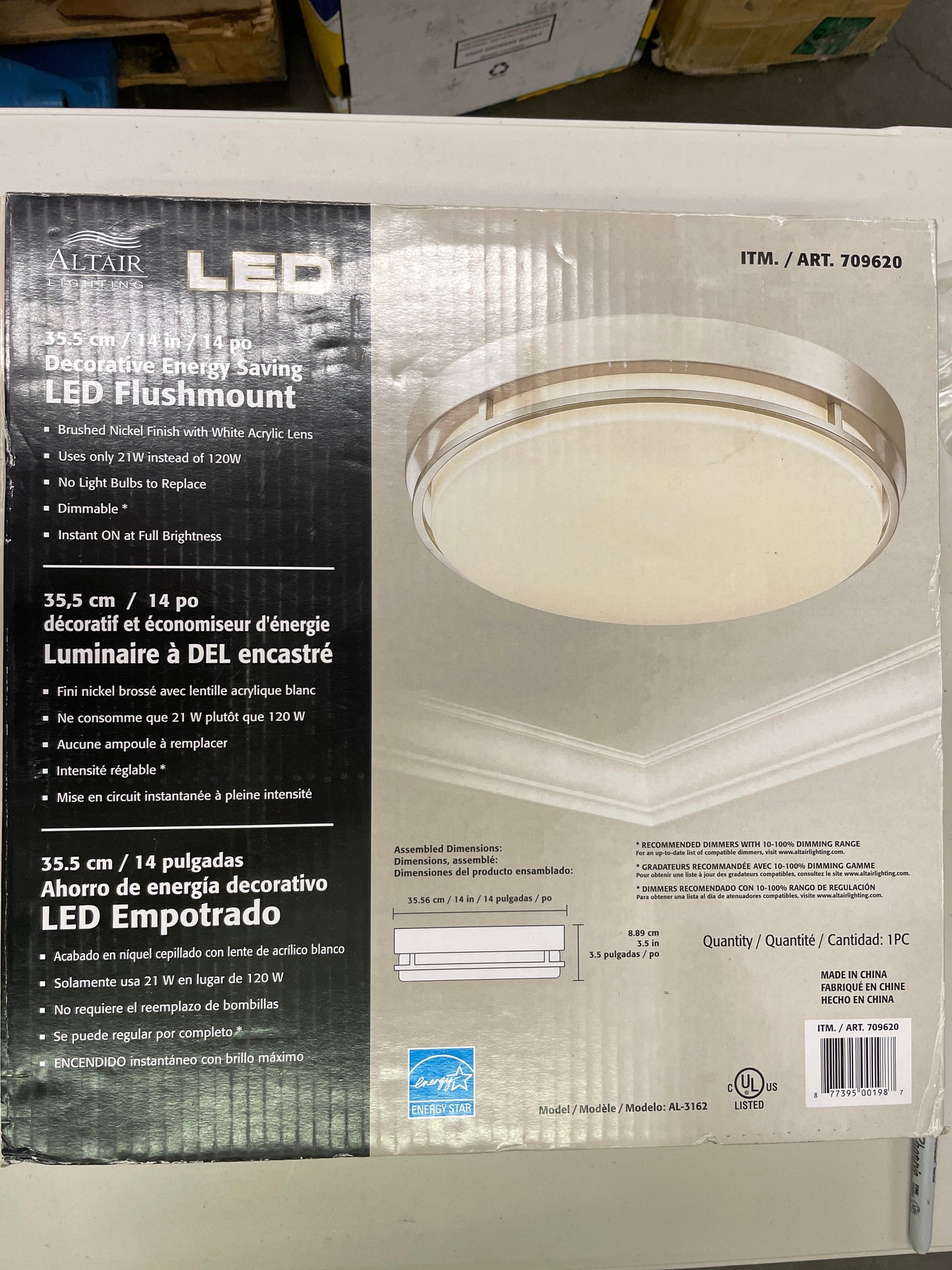 LED FLUSH MOUNT LIGHT - Retail $26