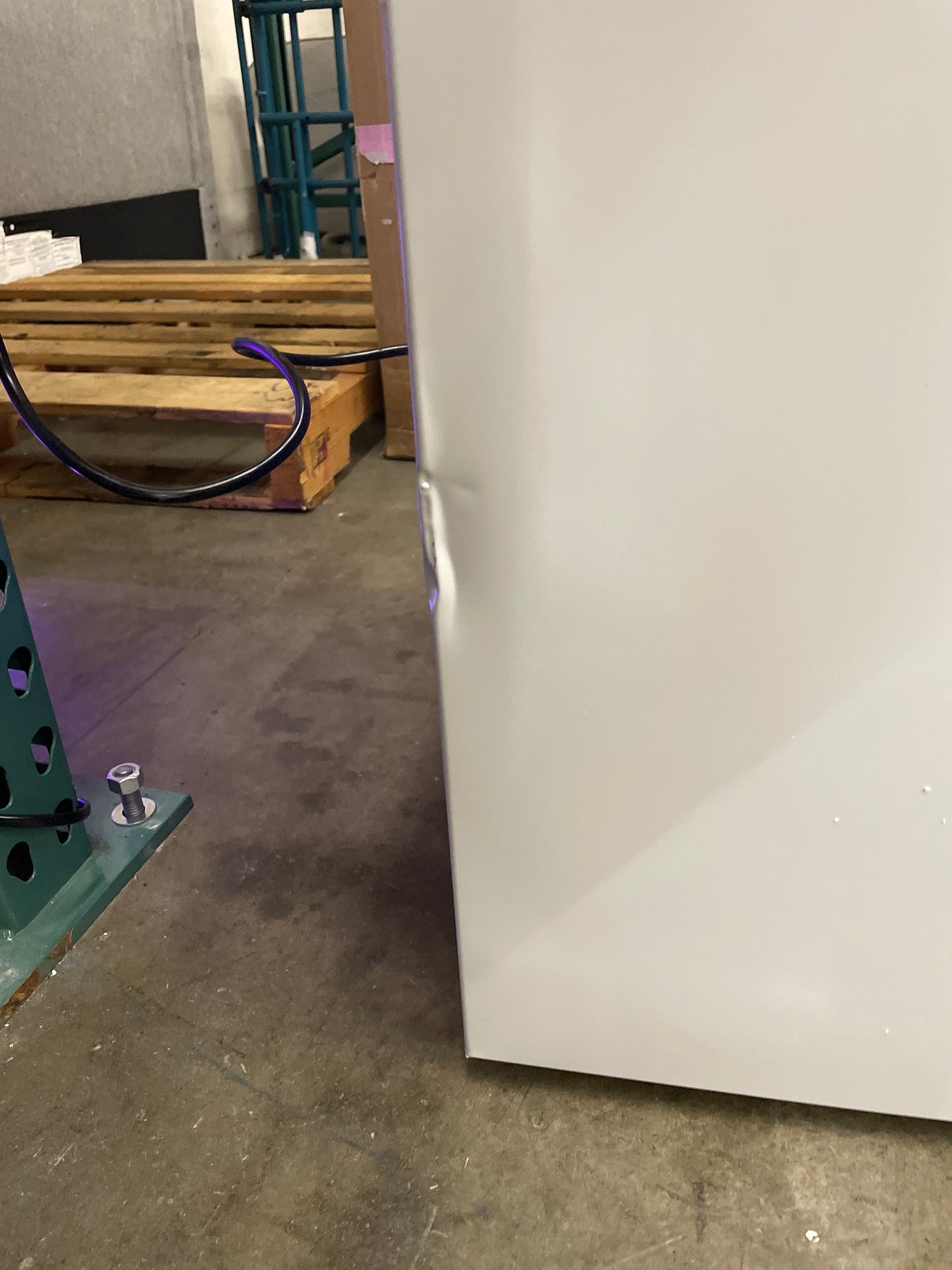 Midea MRC04M3AWW, White 3.5 cu. ft. Mini Freezer, Cubic Feet - Retail $199