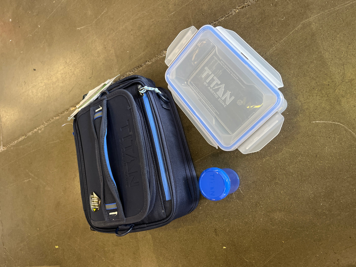 TITAN EXPANDABLE LUNCH - Retail $19