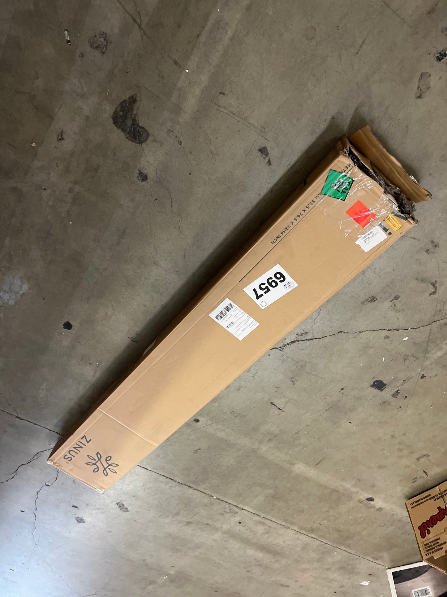 ZINUS Mia Metal Platform Bed Frame with Headboard, Wood Slat Support, No Box Spring Needed, Easy Assembly, Full - Retail $90