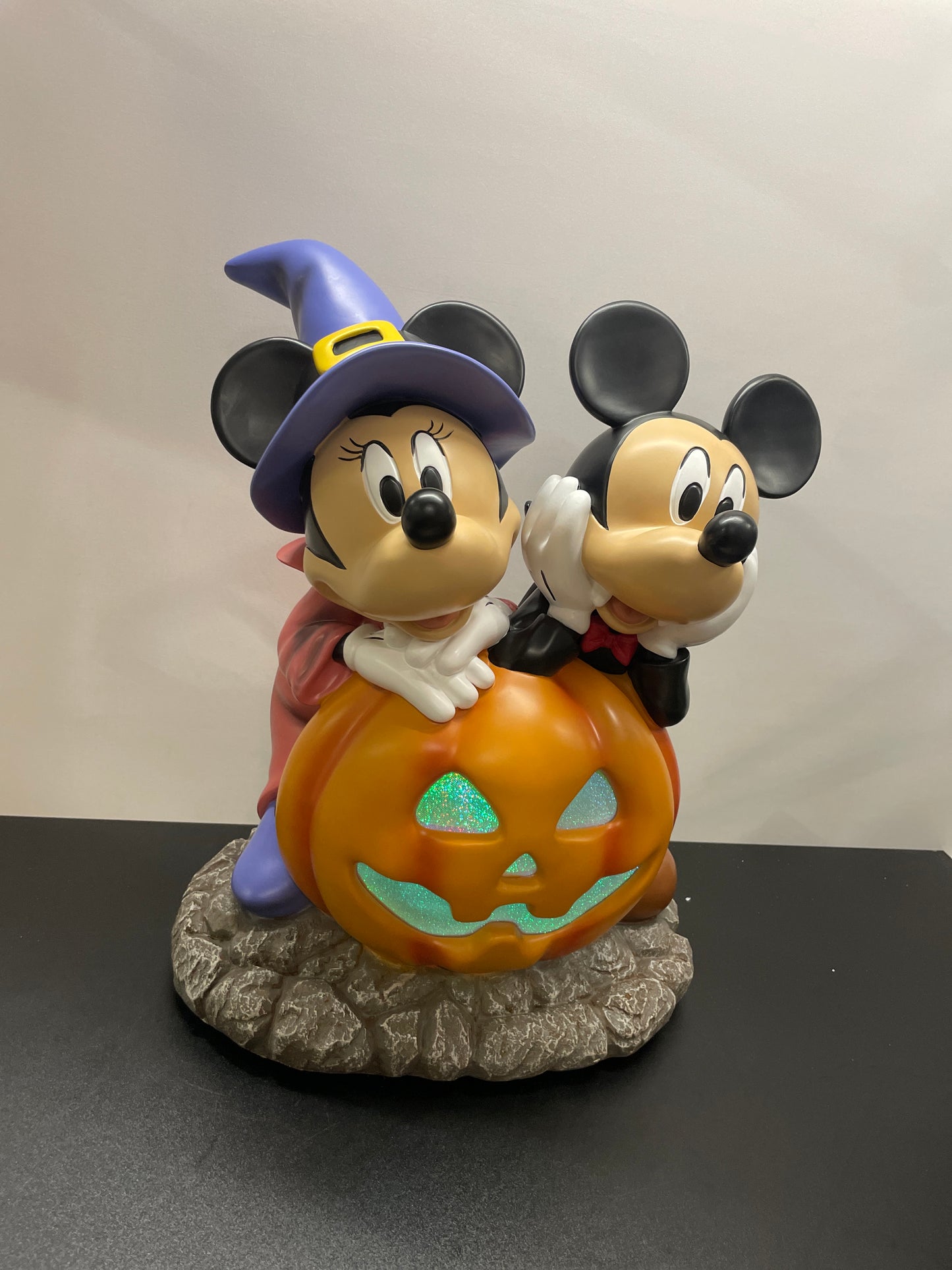 DISNEY MICKEY + MINNIE - Retail $89