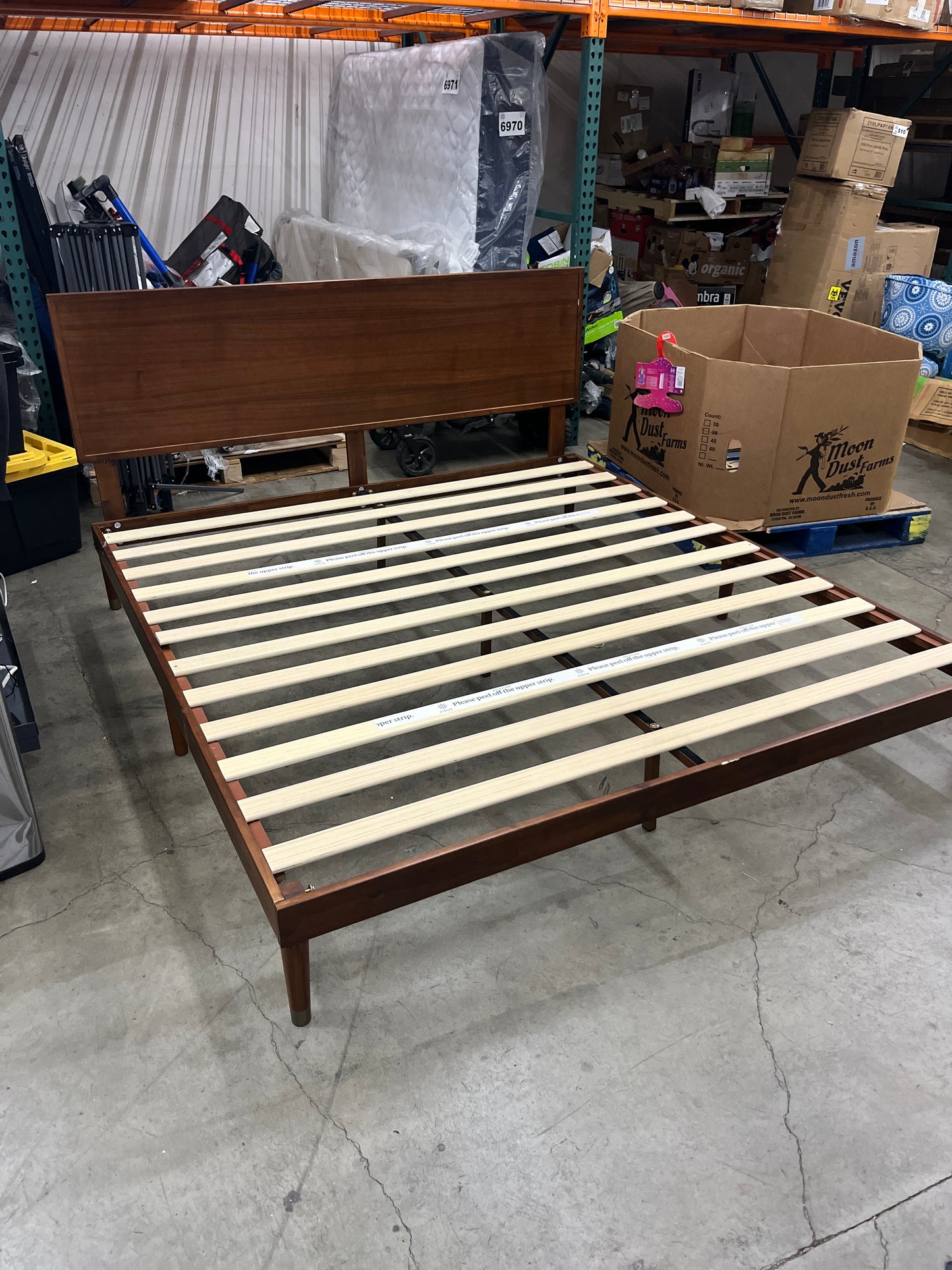 ZINUS Raymond Wood Platform Bed Frame with Adjustable Wood Headboard, Solid Wood Foundation, Wood Slat Support, No Box Spring Needed, Easy Assembly, King, Brown - Retail $276