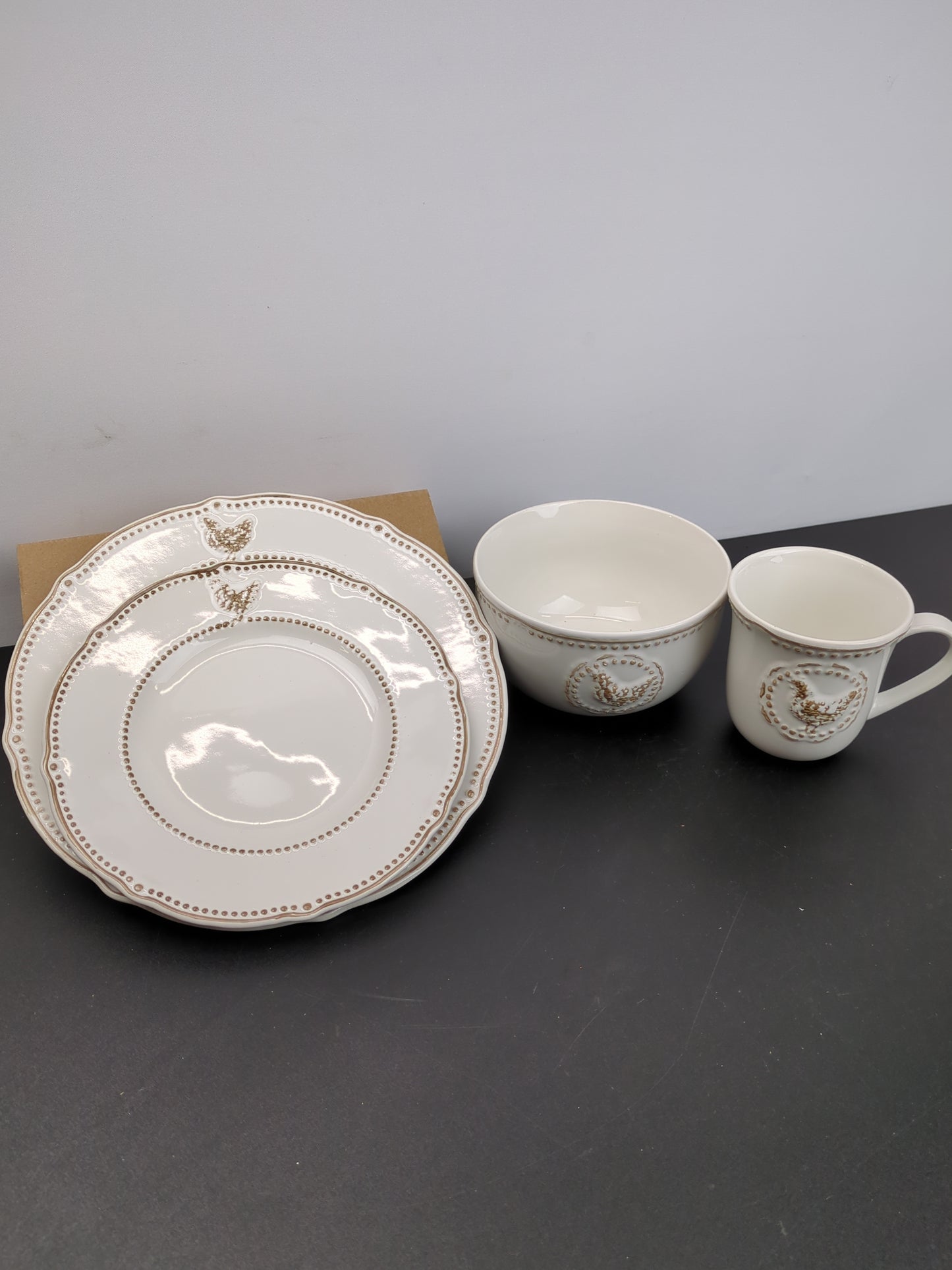 Pfaltzgraff Farmhouse Dinnerware Set (16 Piece), Blue, White - Retail $119