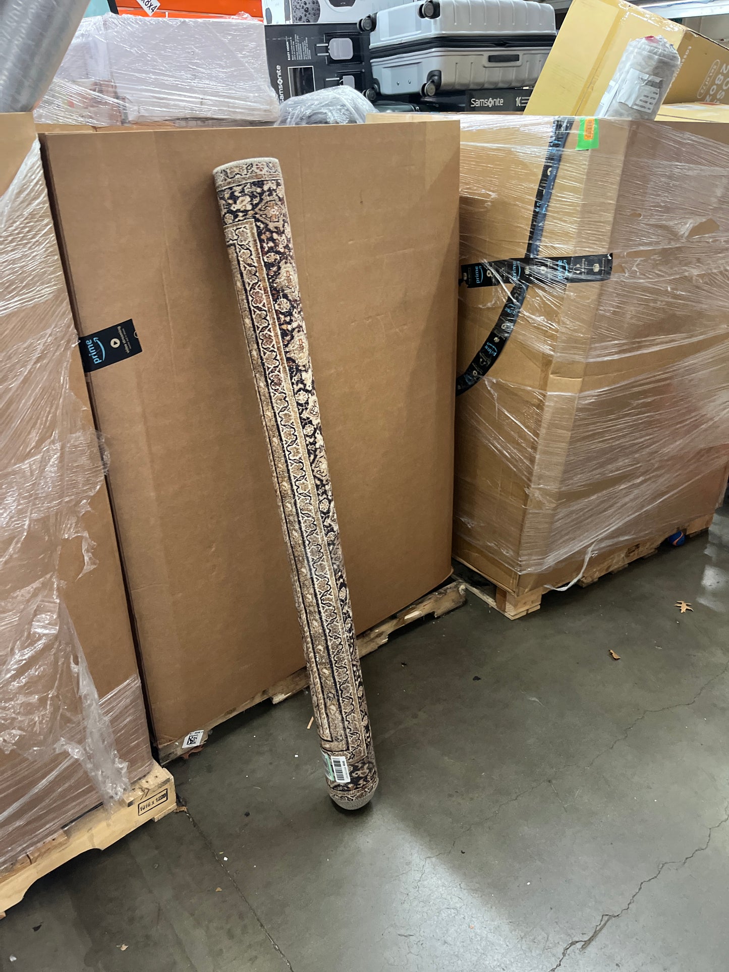 Loloi Layla 5'-0" x 7'-6" Area Rug in Olive/Charcoal - Thick Area Rug, Soft Area Rug with, Vintage Inspired Distressed Design, Low Pile, Non-Shedding, Easy Clean, Durable Living Room Rug - Retail $259