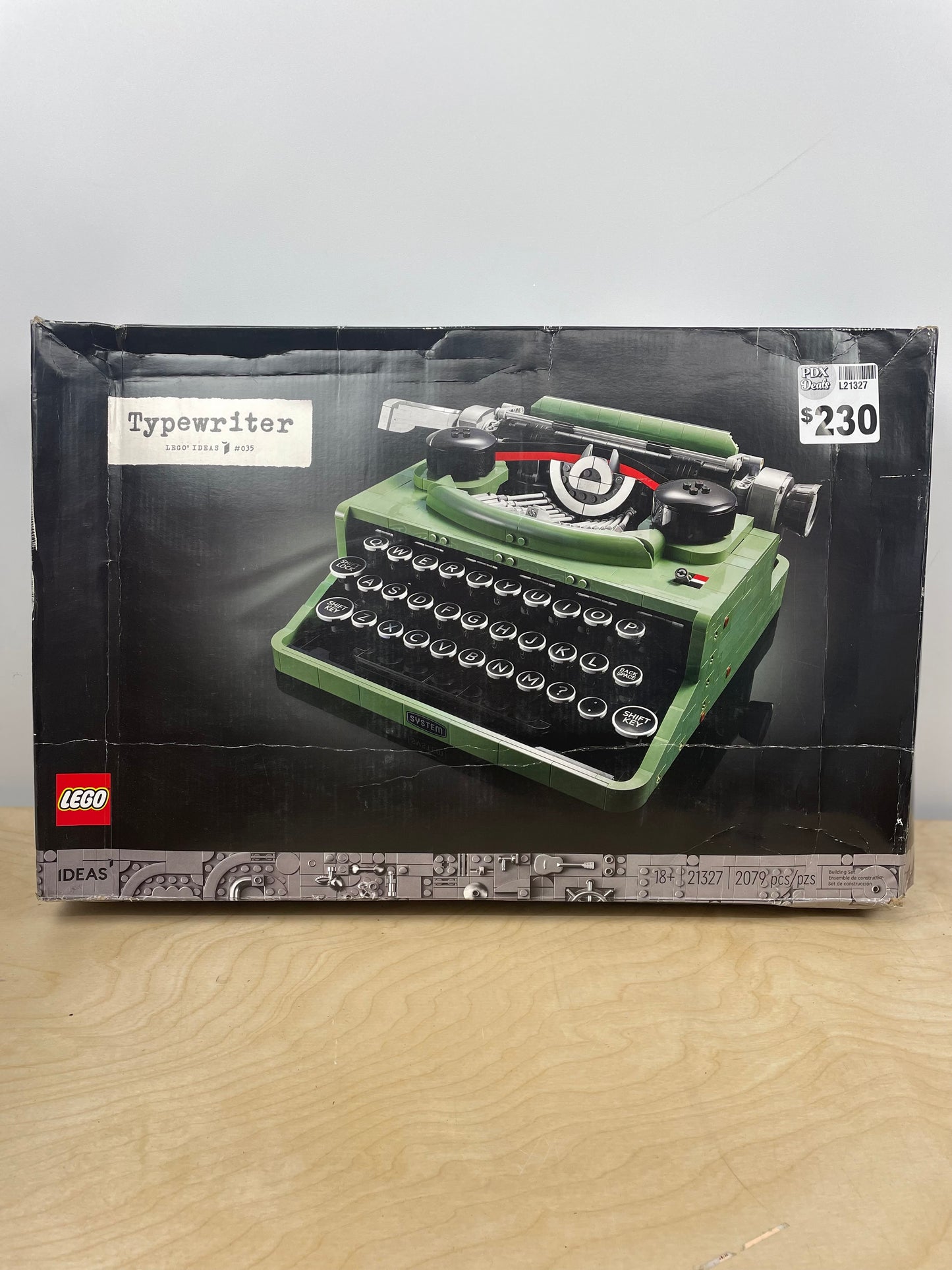 LEGO Ideas Typewriter 21327 Building Set for Adults, Collectible Retro Display Model, Creative Hobbies Unique Gift Idea