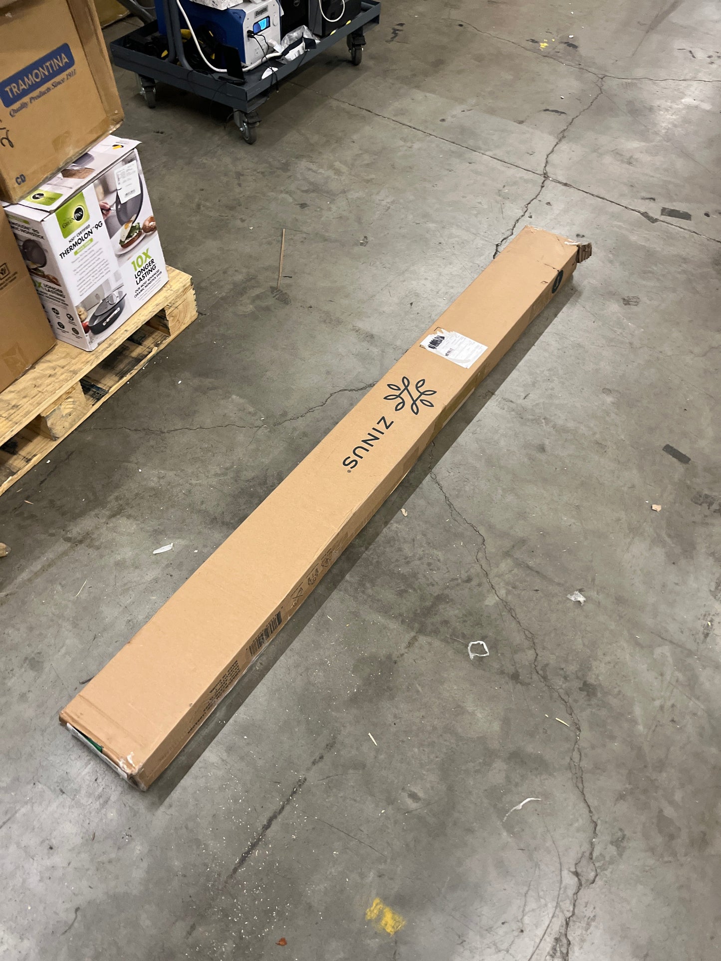 ZINUS Mia Metal Platform Bed Frame, Wood Slat Support, No Box Spring Needed, Easy Assembly, White, Twin - Retail $89