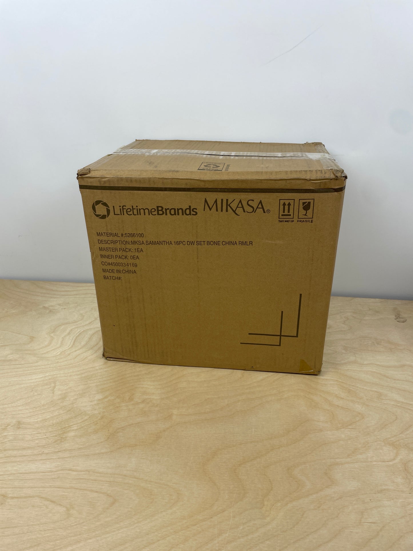 Mikasa Samantha 16-Piece Bone China Dinnerware - Retail $70