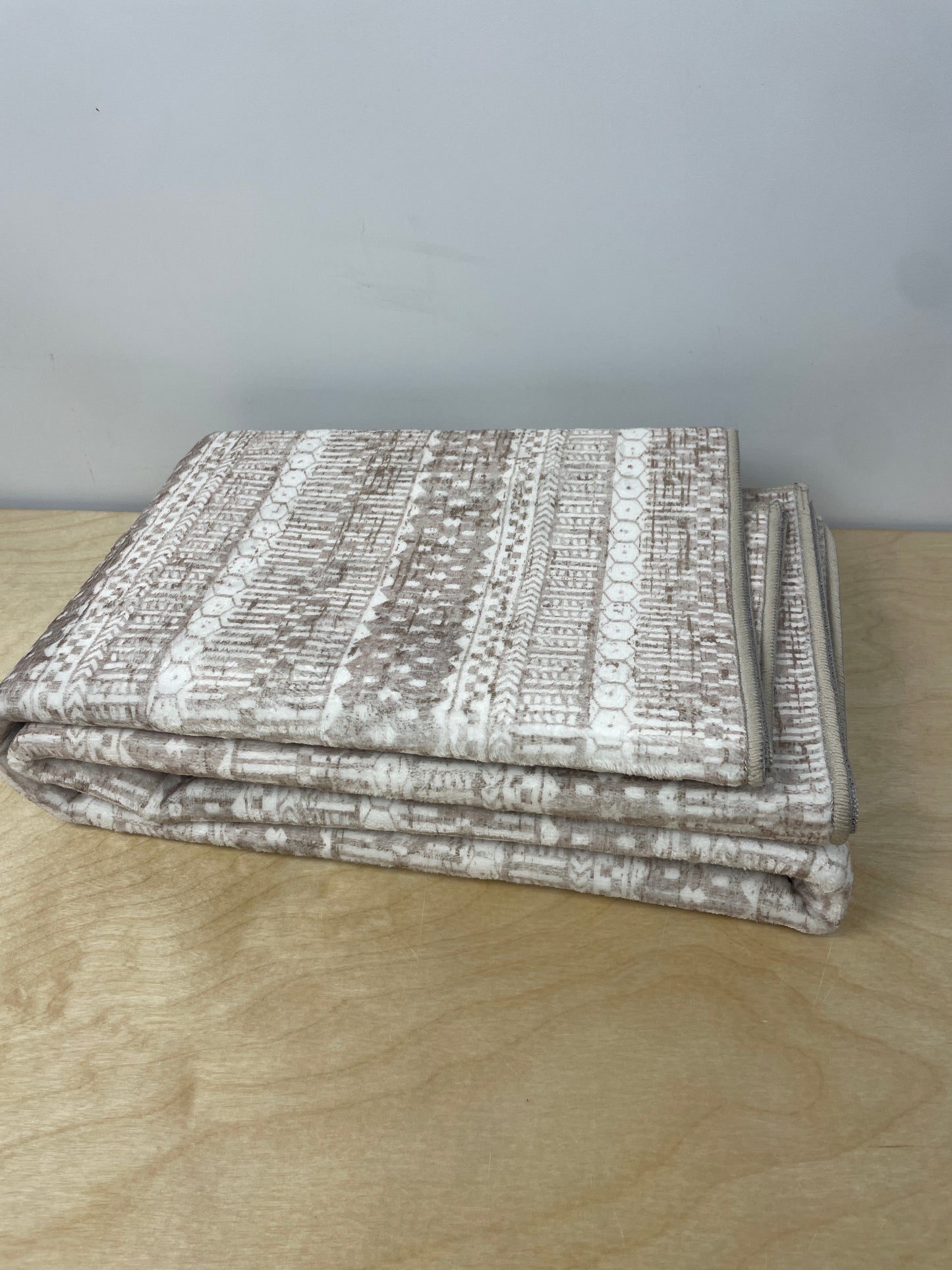 Wyatt & Ash 3' x 5' Washable Indoor Area Rug, Oakley - Retail $50