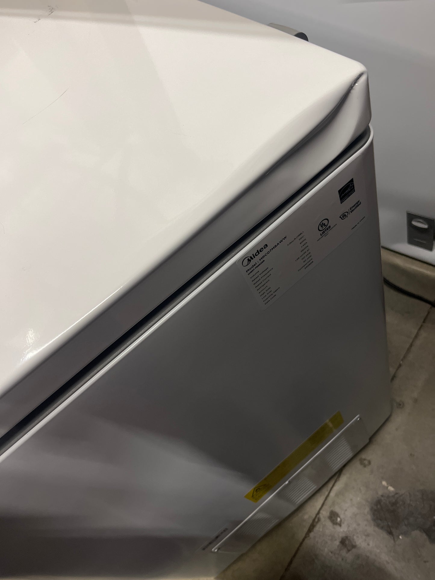 NEW w/ dmg - Midea Convertible Chest Freezer with Interior LED Light, 7.0 cu ft - Retail $269