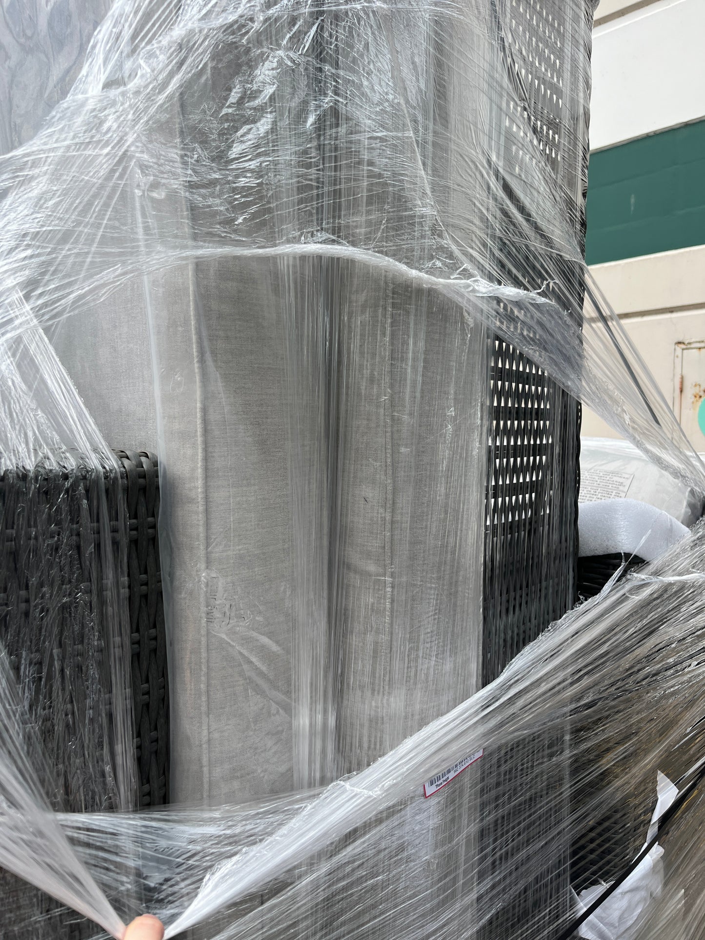 Like NEW - Costco - Tuscan 4-piece Outdoor Sofa Set - Retail $3299