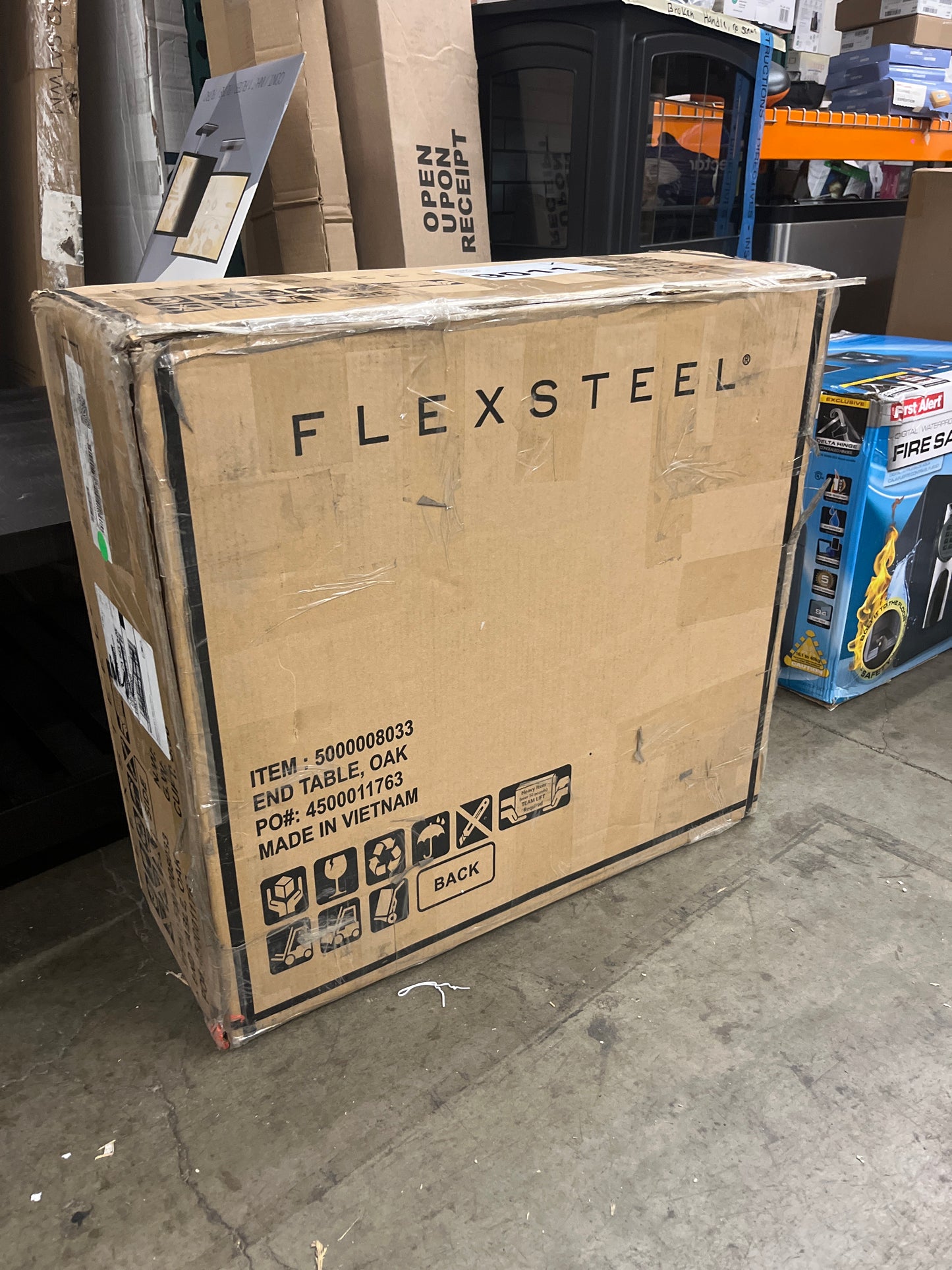 NEW - Flexsteel Maren Oak Occasional Table - Retail $230