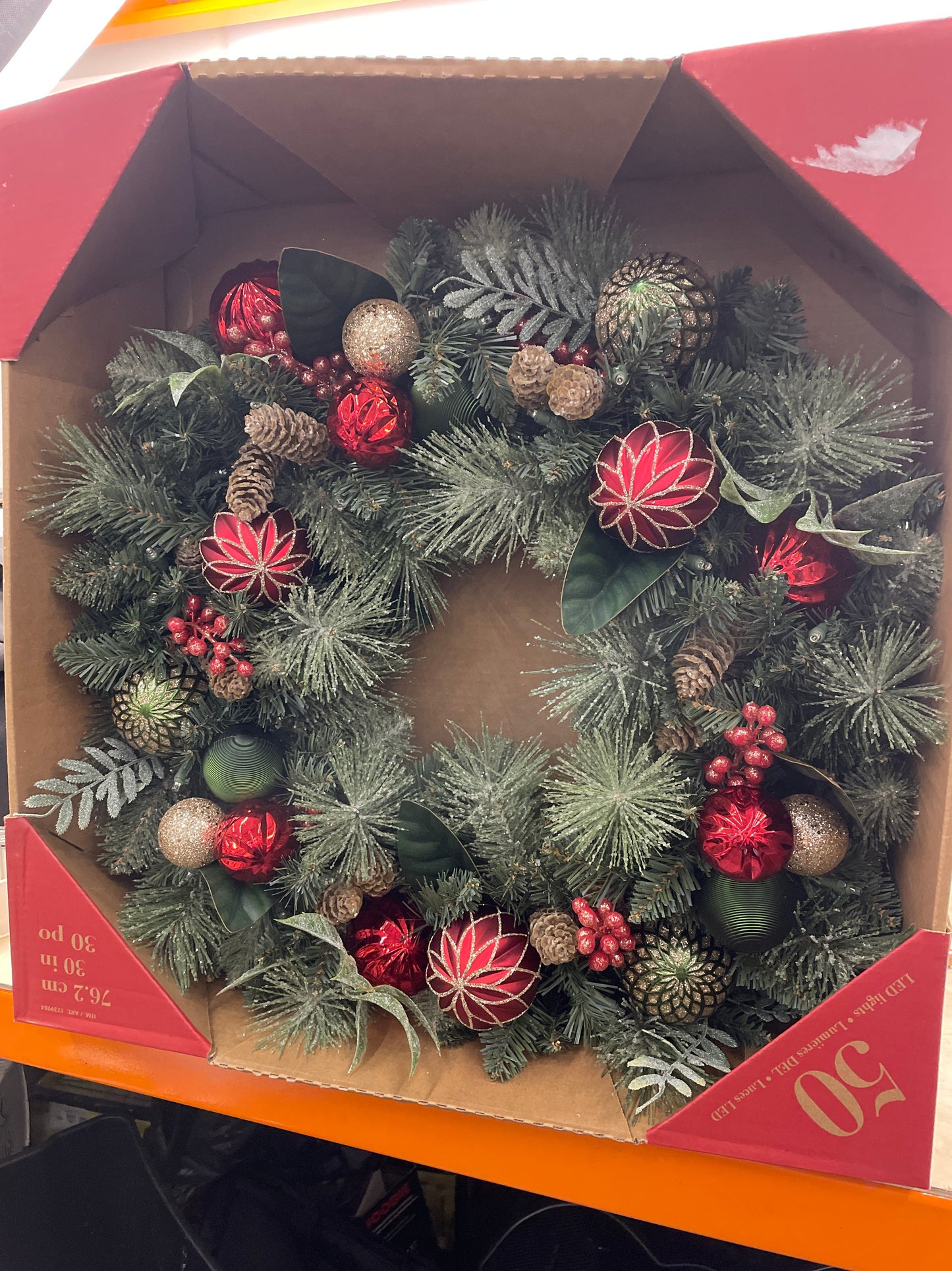 30" Pre-Lit Decorated Wreath