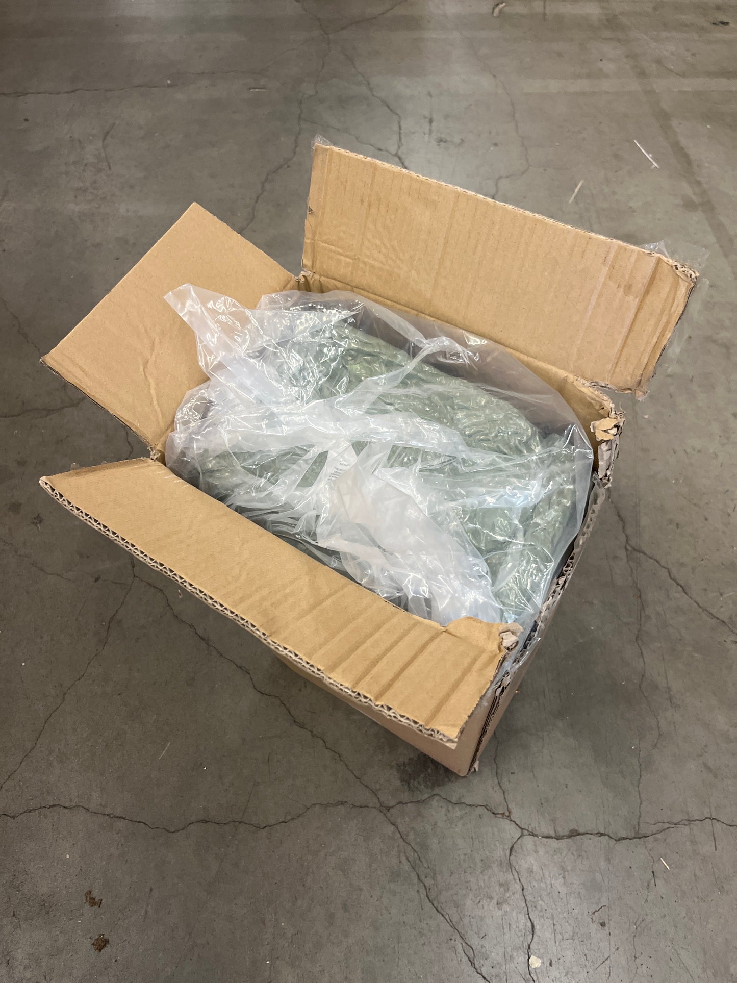 NEW - Japanese FULL Floor Mattress, Futon Mattress with Portable Storage Bag and Washable Cover, Roll Up Thick Tatami Mat Suitable for Camping, Guest Room, Green