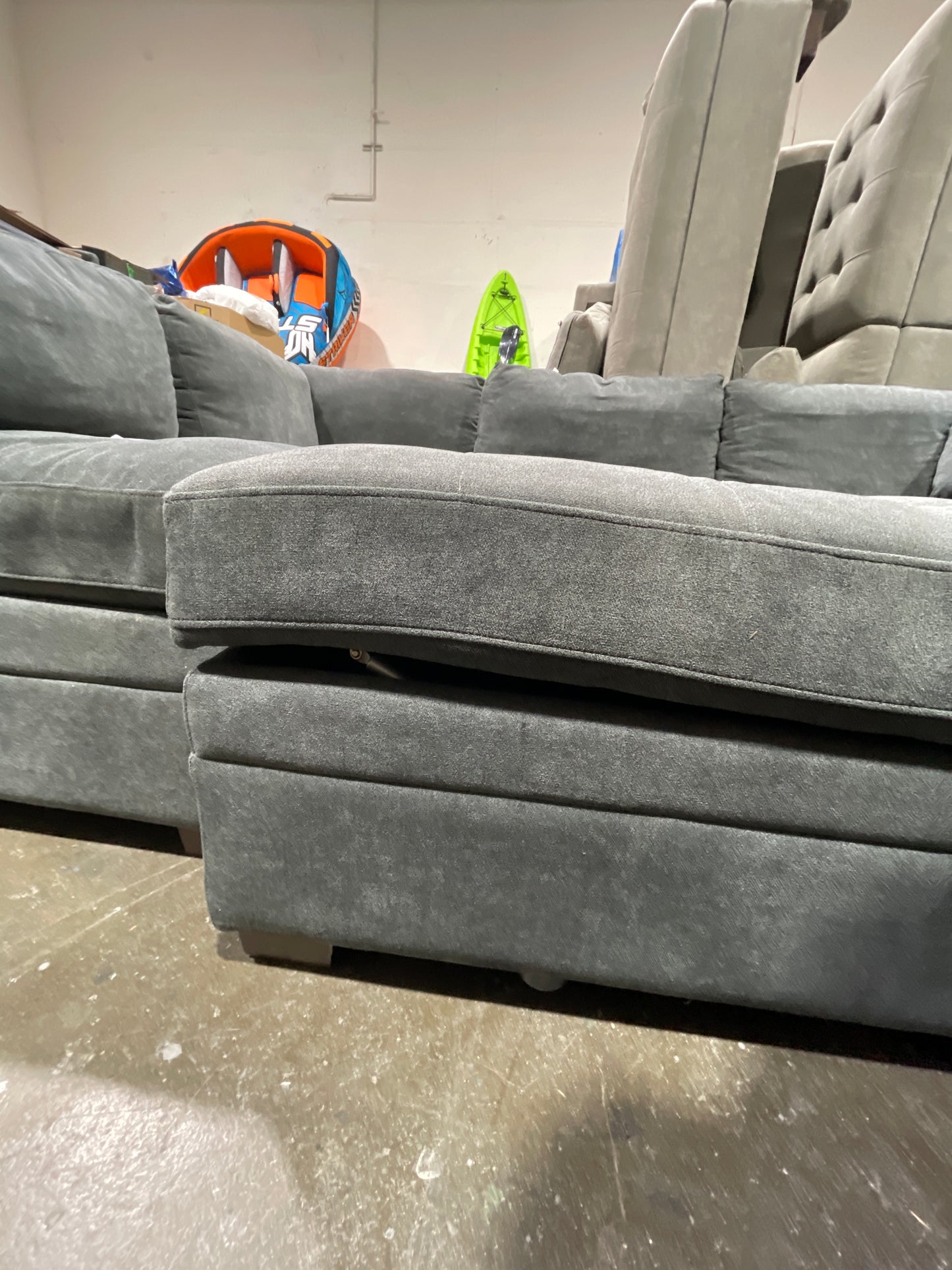 Thomasville Tisdale Fabric Sectional with Storage Ottoman