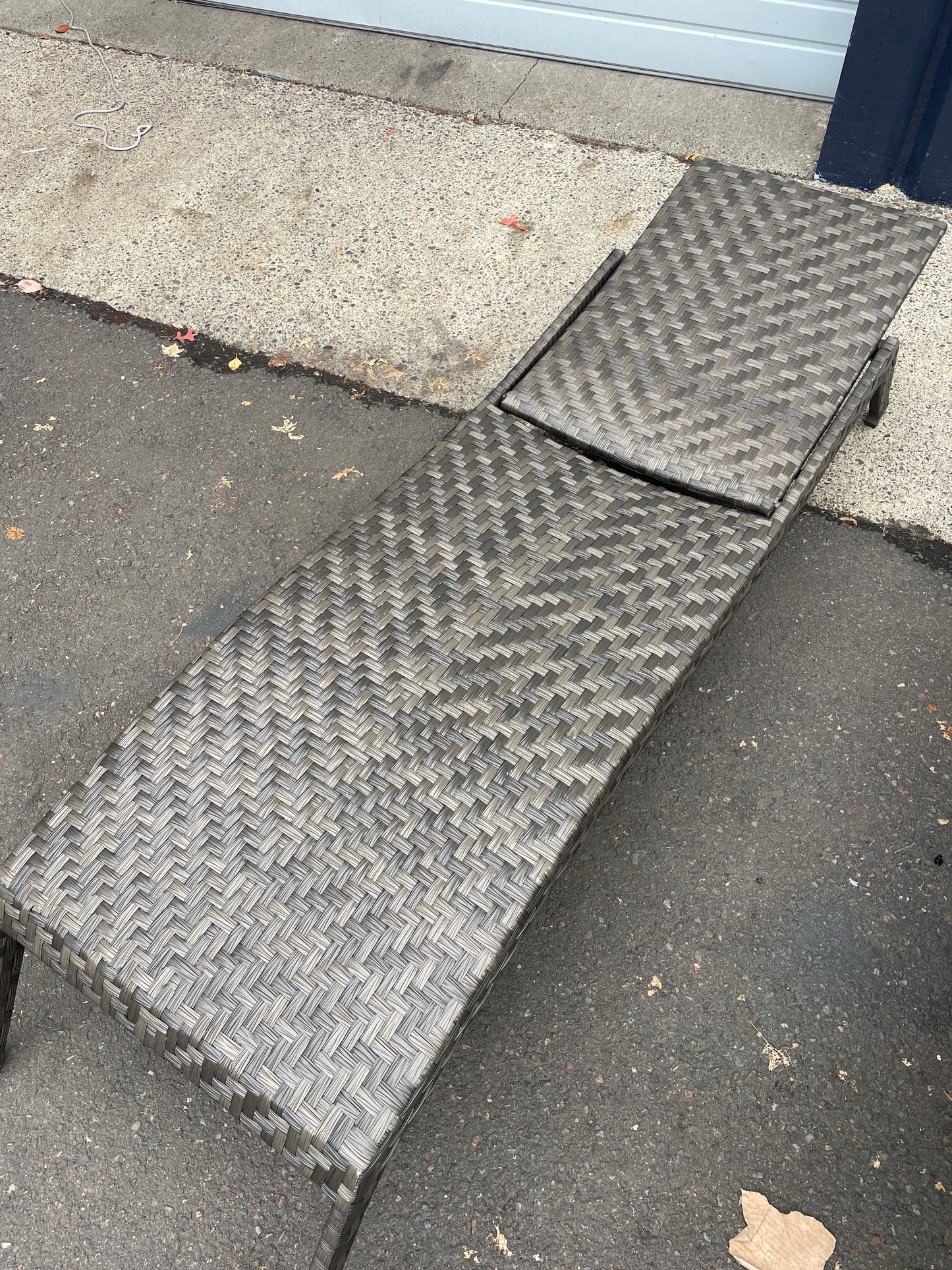 Sunvilla Woven Chaise Lounge