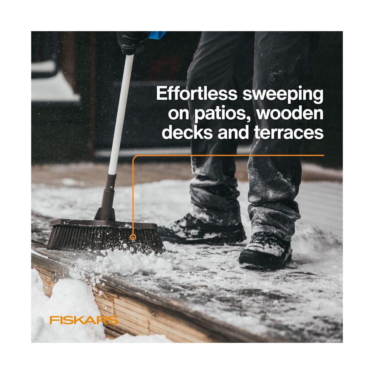 Fiskars Lightweight Outdoor Broom Metal