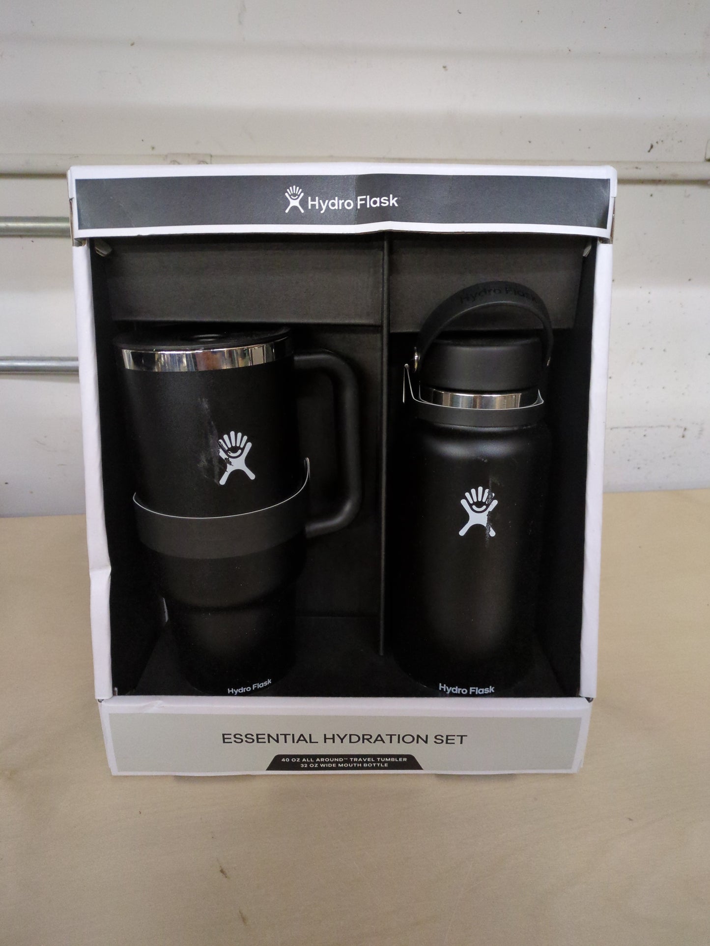 Hydro Flask Essential Hydration Set Black - Retail $50