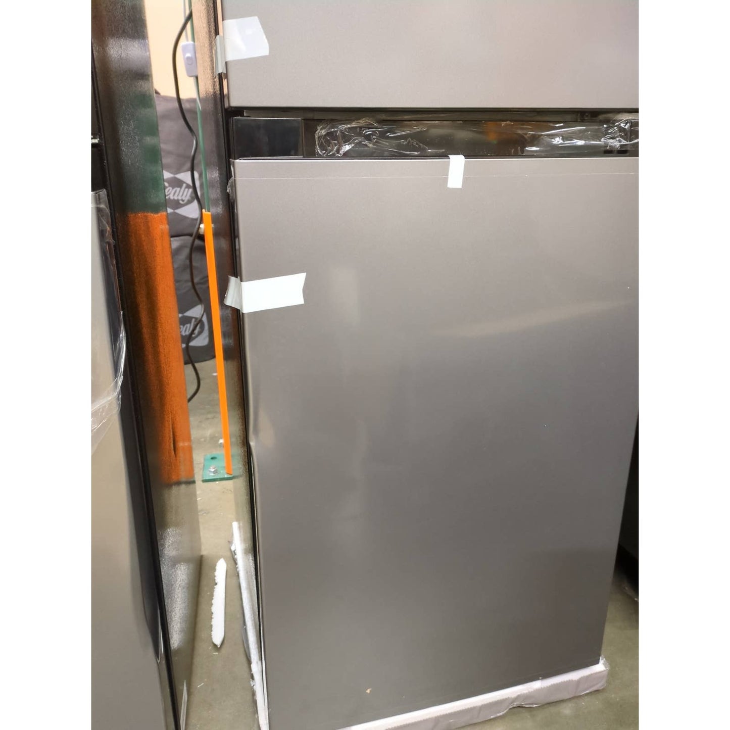 Costco - Midea Compact Refrigerator, 2-Door, 4.5 cu ft, Black and Silver - Retail $189